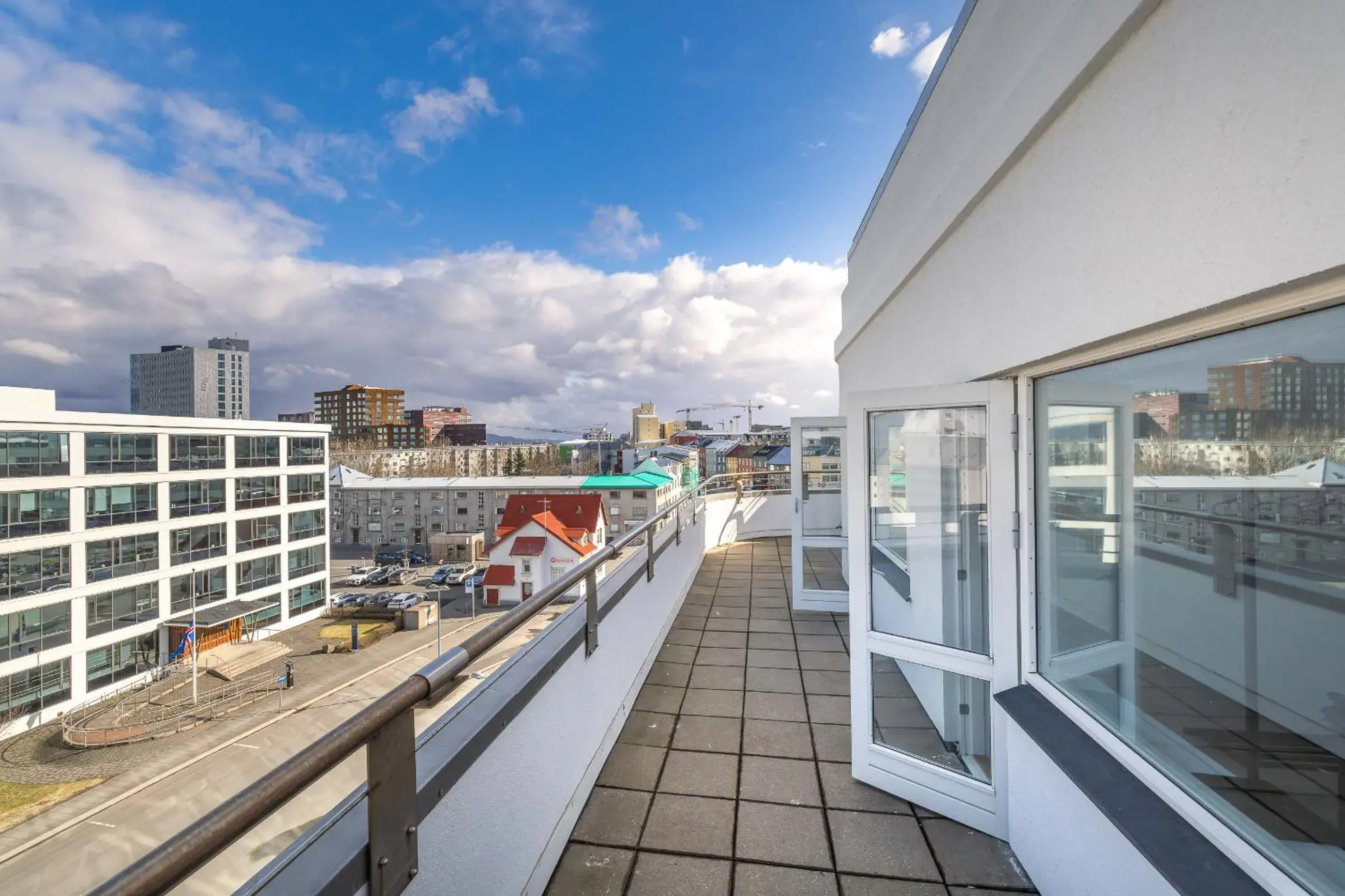 Deluxe Ocean View One Bedroom Apartment with balcony in Hlemmur Suites Deluxe Ocean View One Bedroom Apartment with balcony in Hlemmur Suites