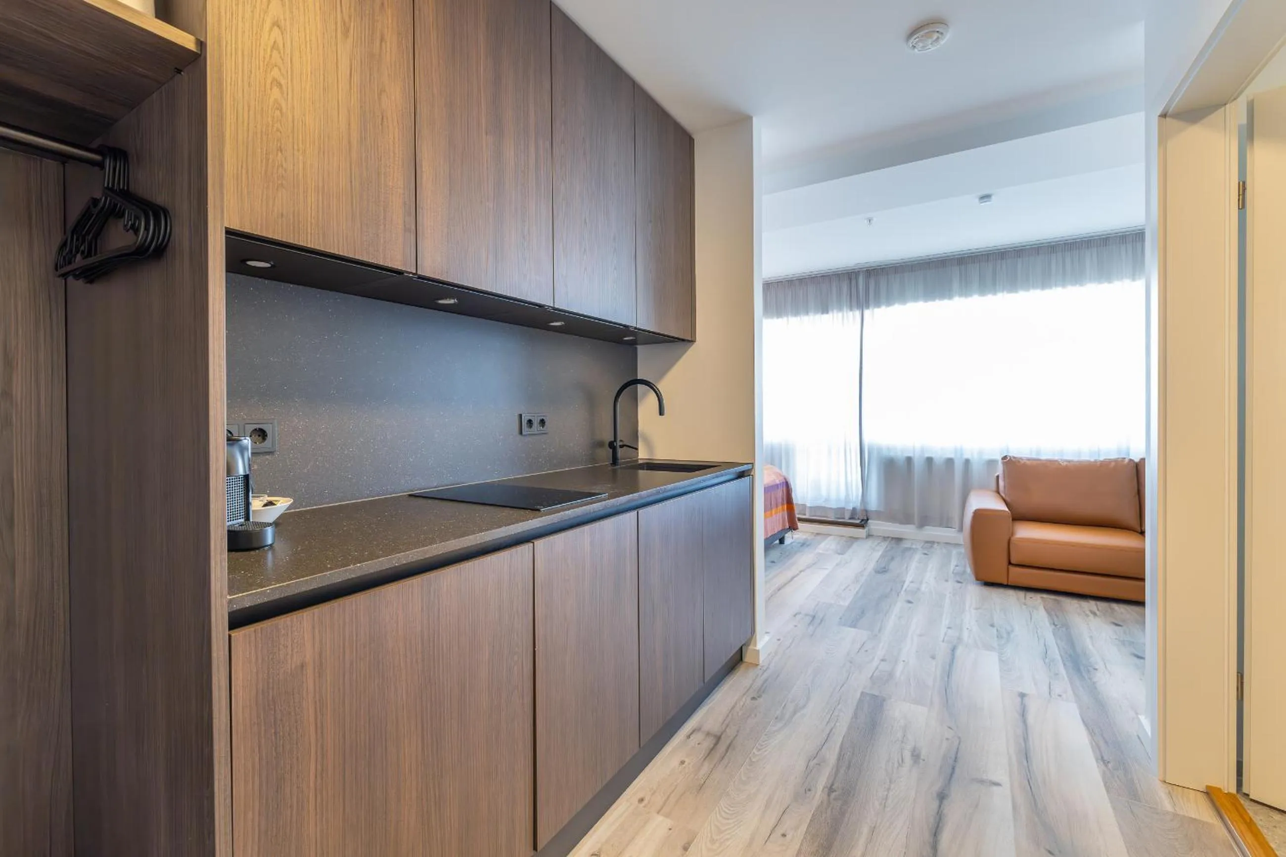 Kitchen or kitchenette in Hlemmur Suites