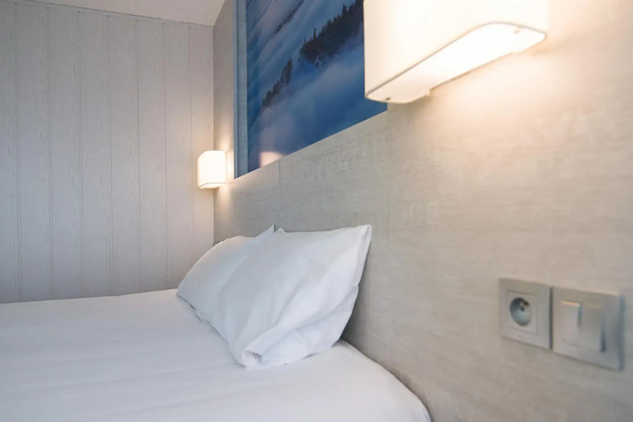 Standard Double Room in B&B HOTEL Belfort Nord Standard Double Room in B&B HOTEL Belfort Nord