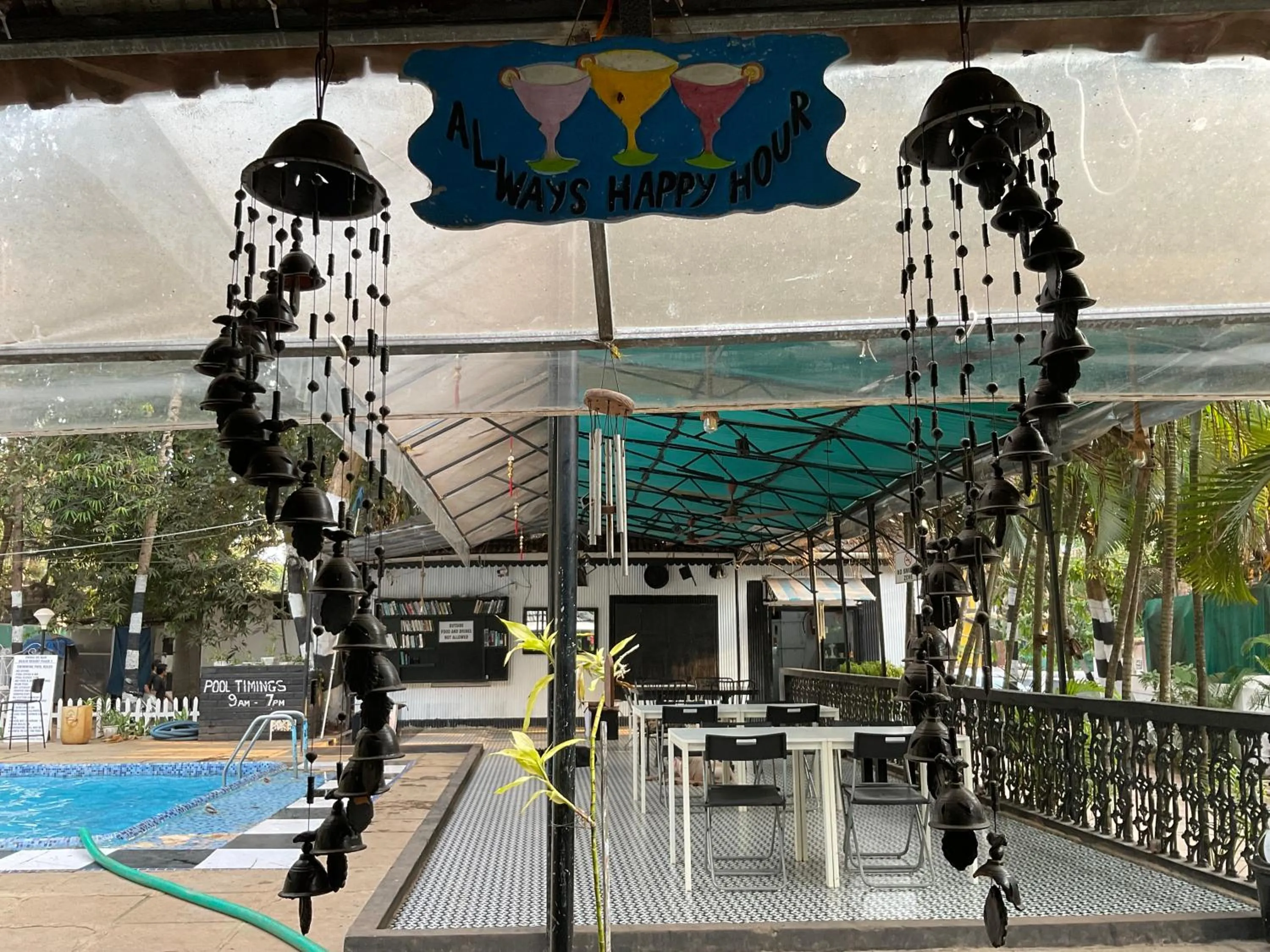 Restaurant/places to eat in Ondas Do Mar Beach Resort Phase-1