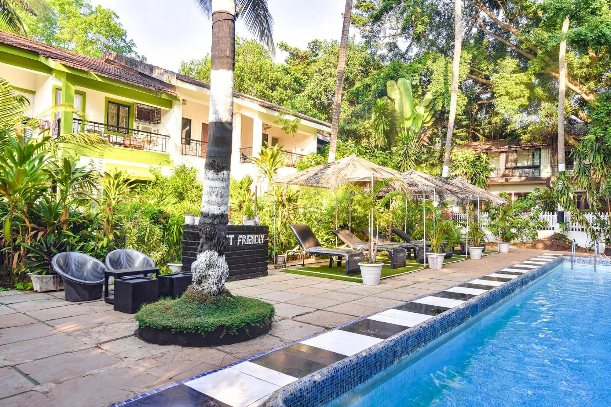 Swimming pool in Ondas Do Mar Beach Resort Phase 1