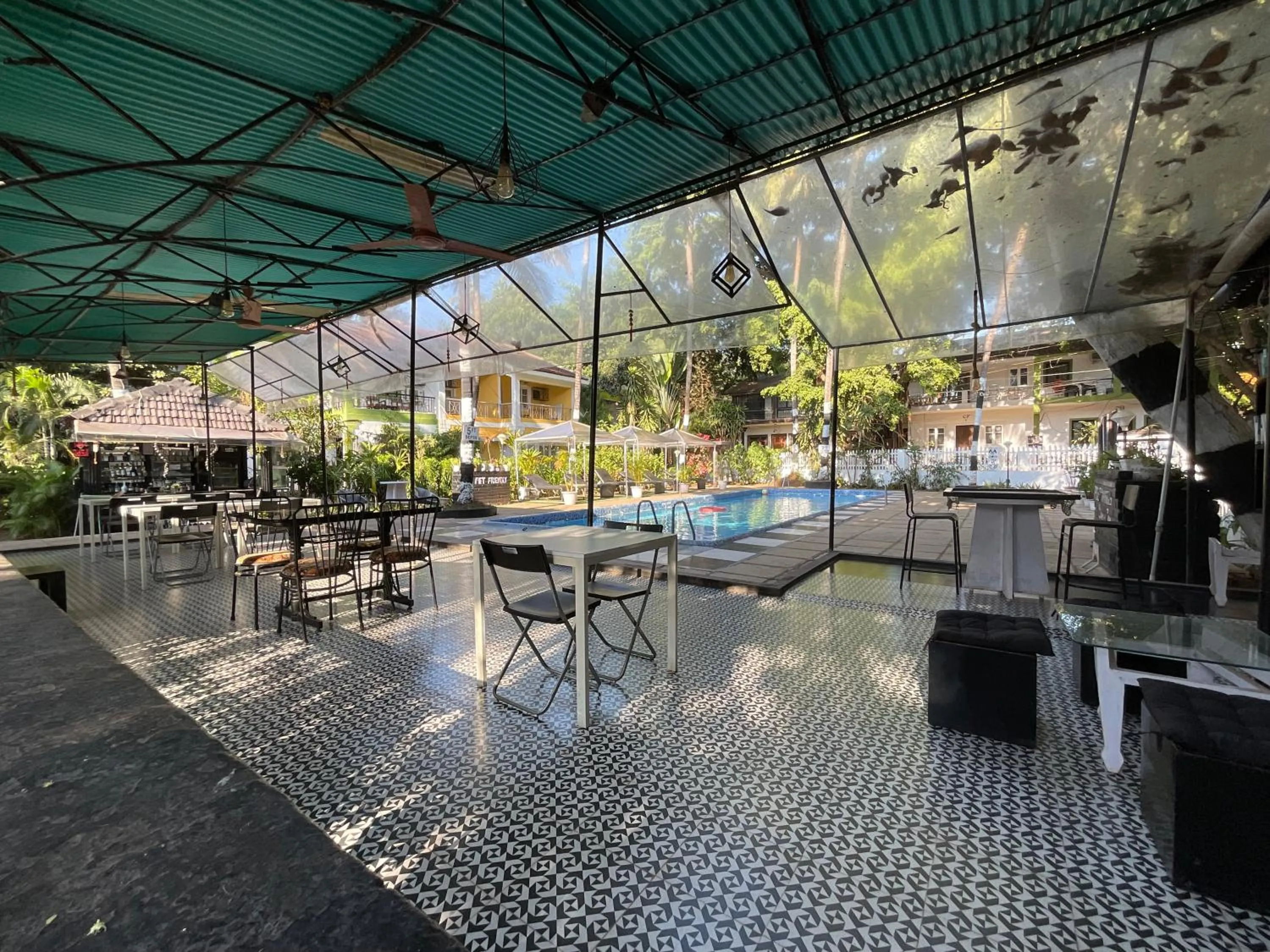 Restaurant/places to eat in Ondas Do Mar Beach Resort Phase-1