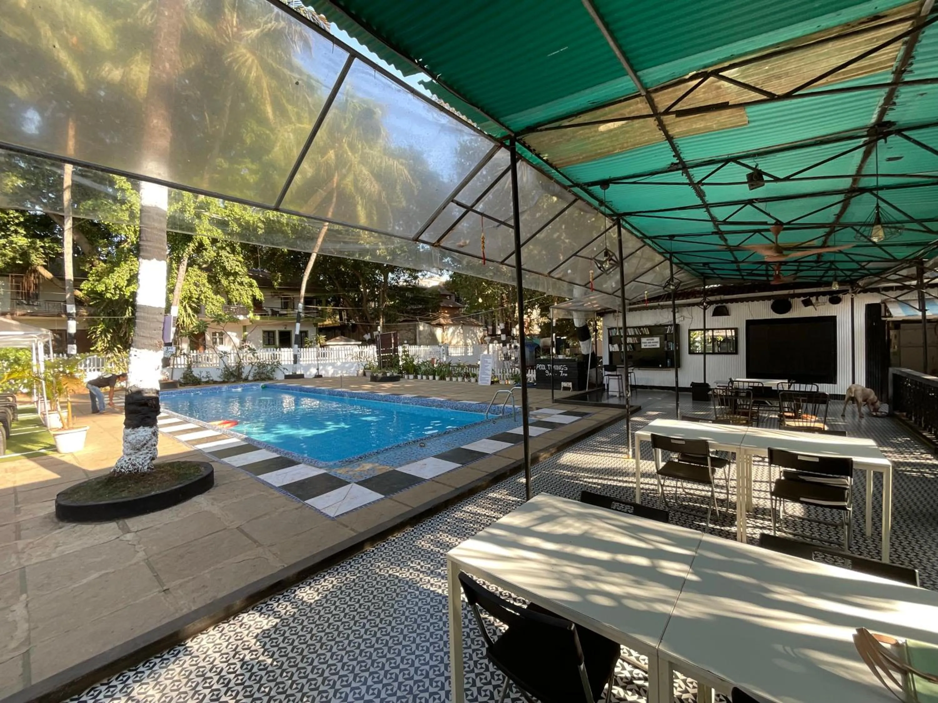 Restaurant/places to eat in Ondas Do Mar Beach Resort Phase-1