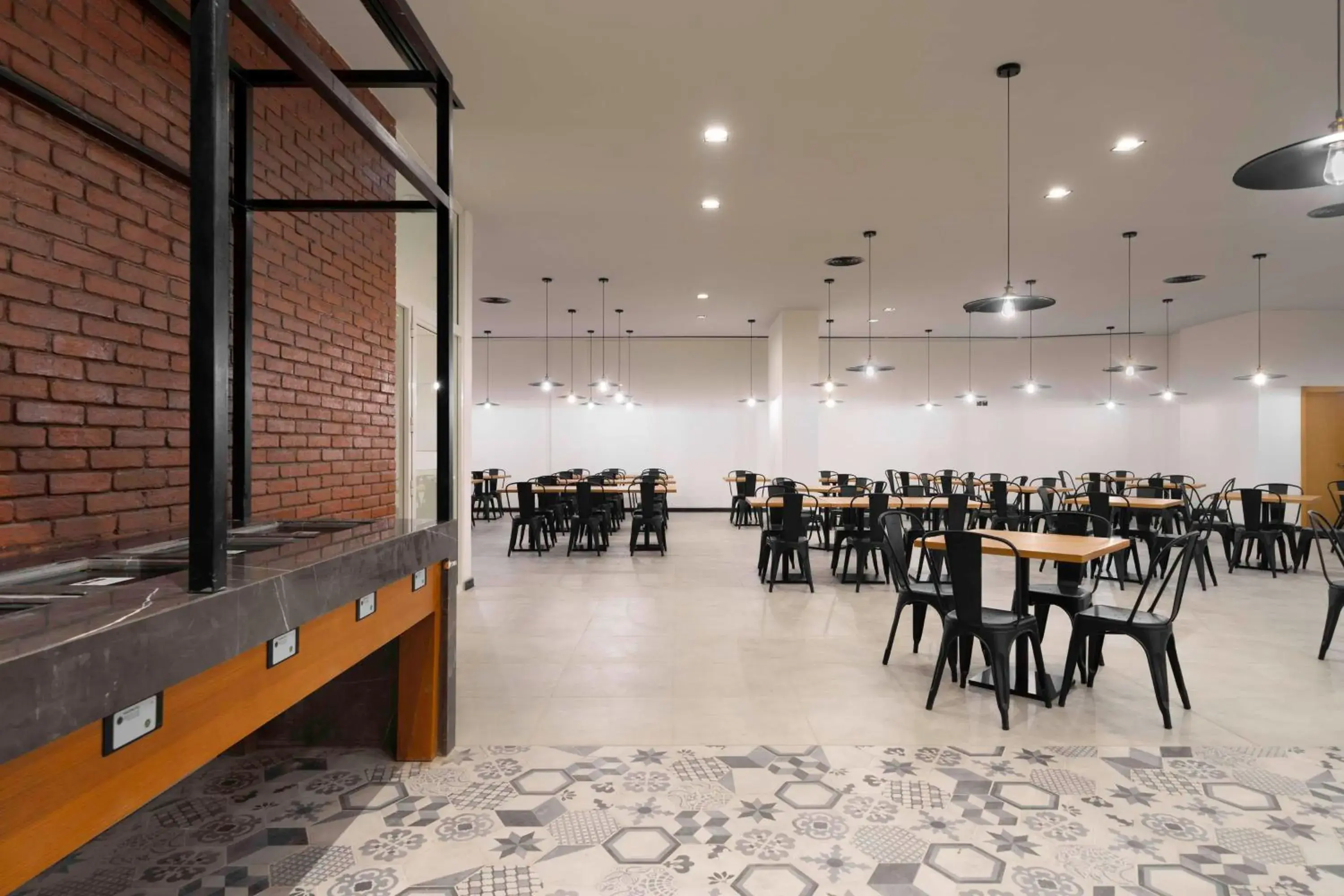 Restaurant/places to eat in Park Inn by Radisson Makkah Thakher Algharbi Restaurant/places to eat in Park Inn by Radisson Makkah Thakher Algharbi