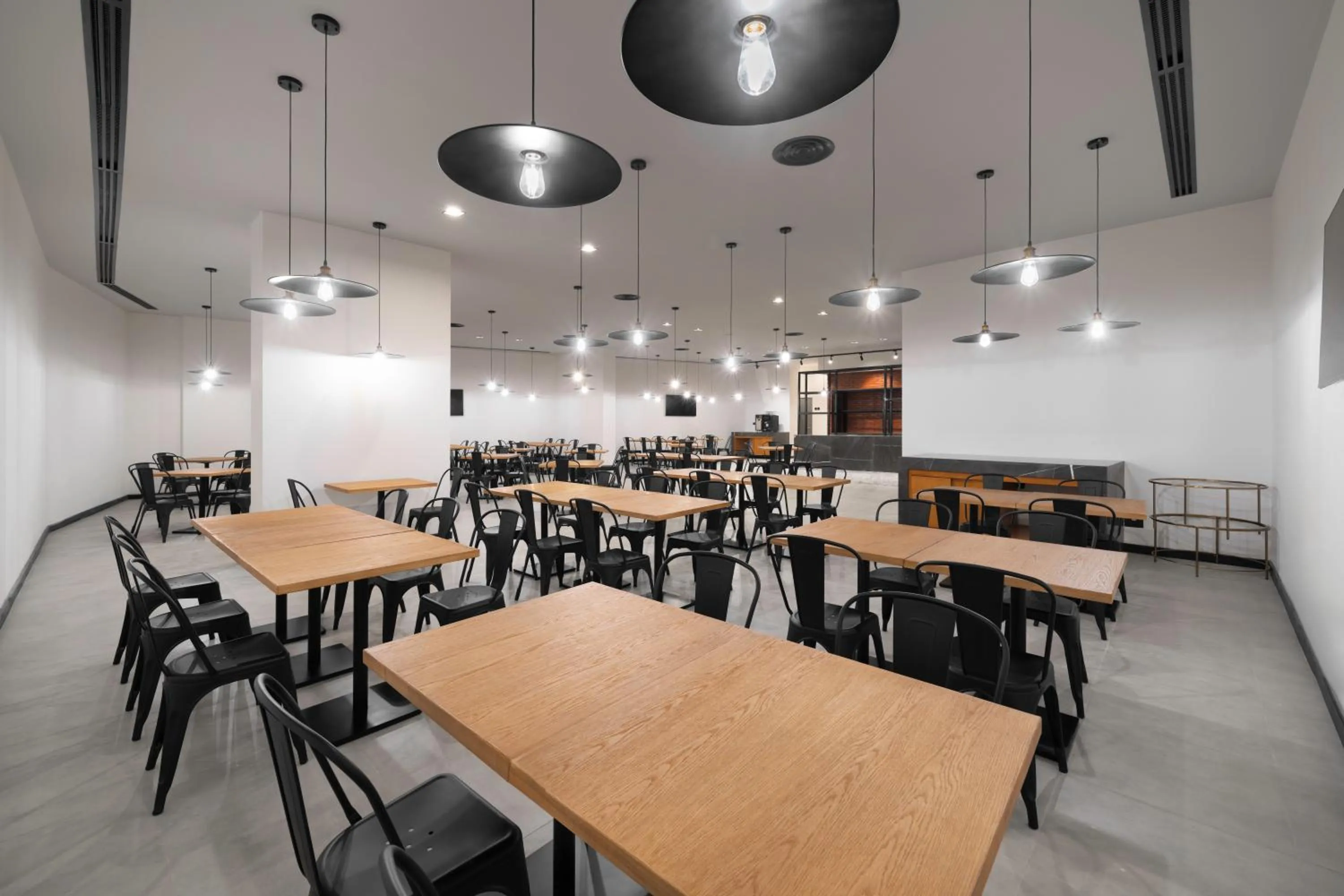 Restaurant/places to eat in Park Inn by Radisson Makkah Thakher Algharbi