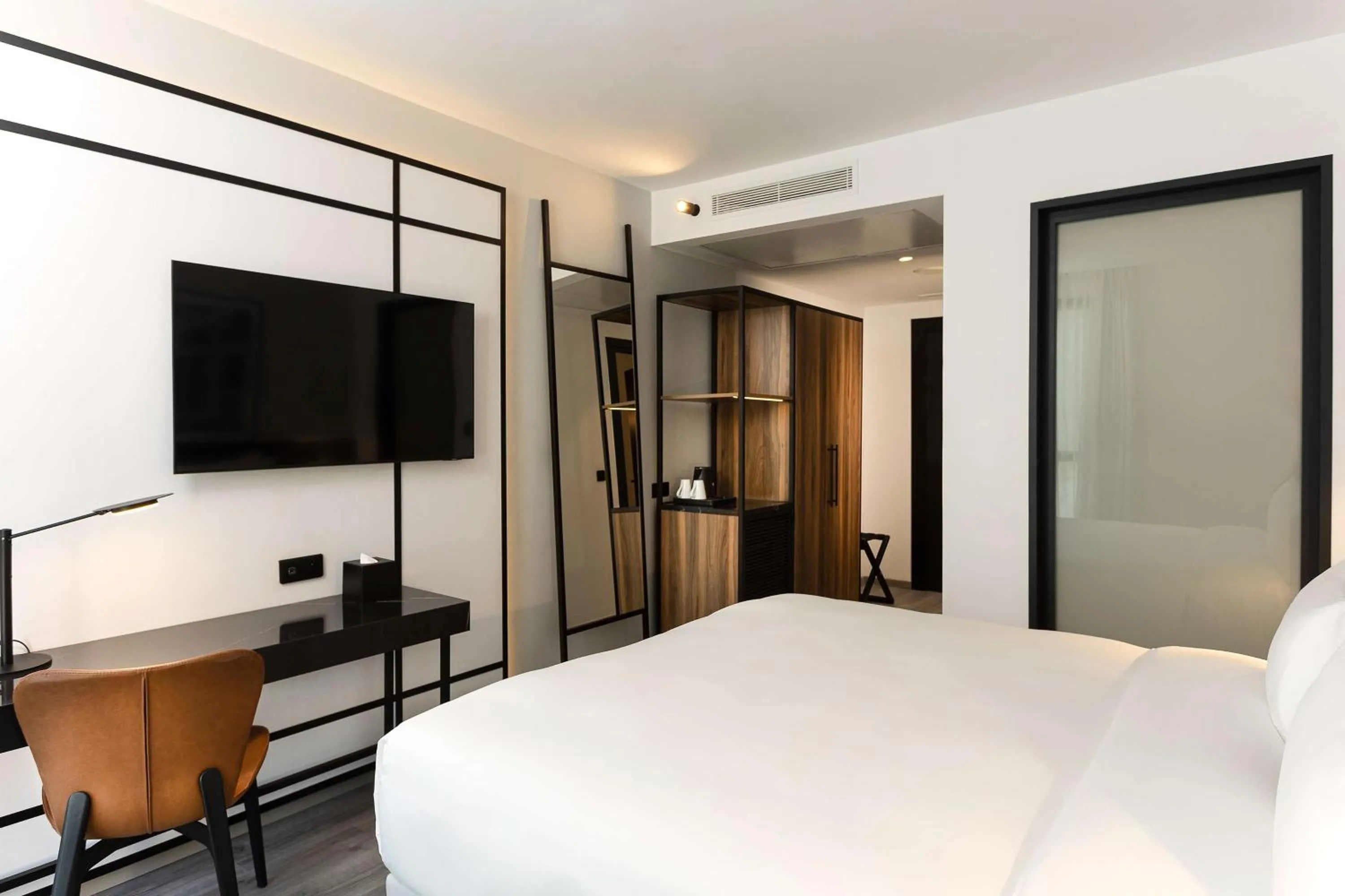 Bedroom, Bed in Radisson Hotel Tunis, City Center