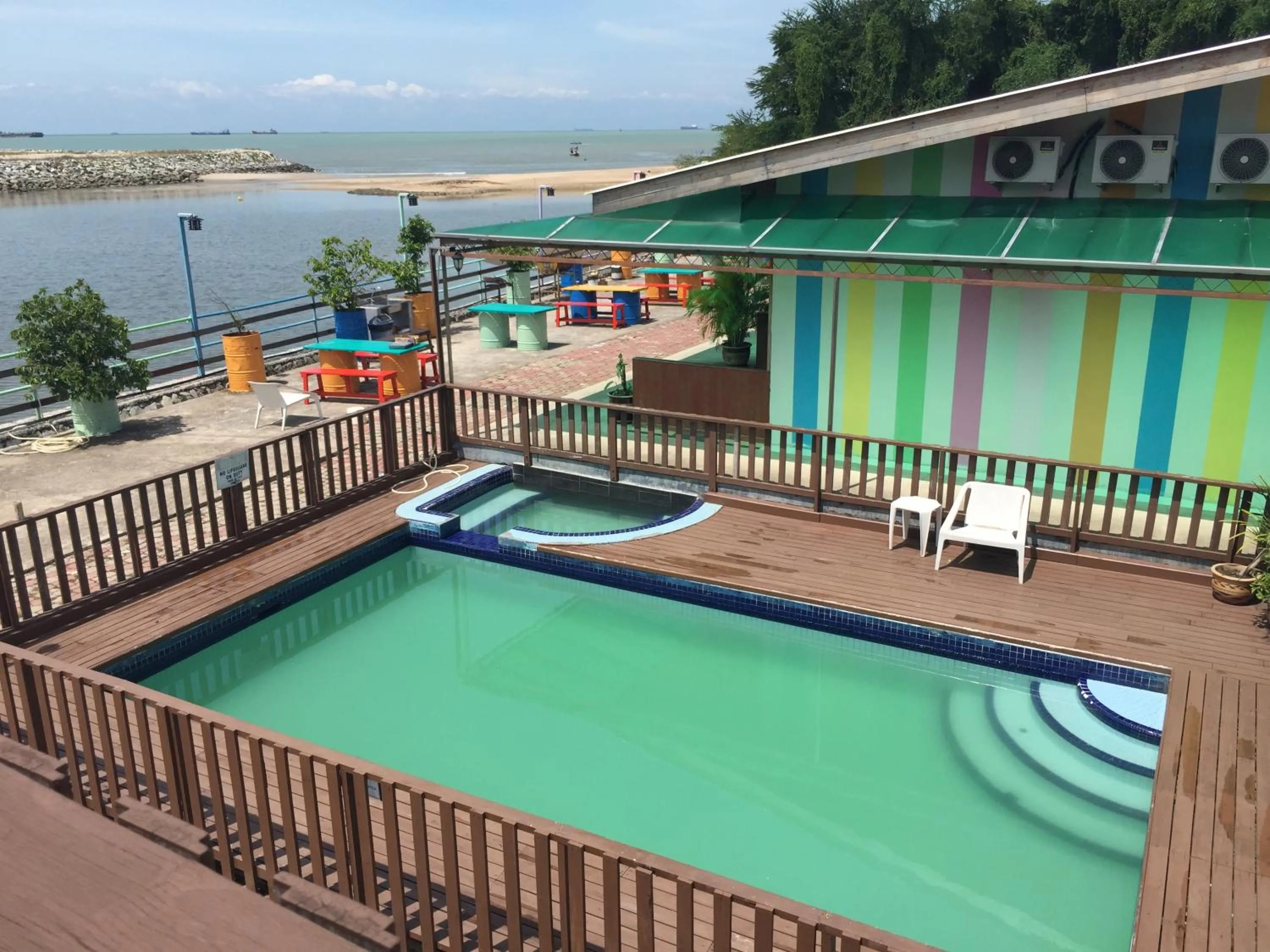 Swimming pool in Mabohai Resort Klebang