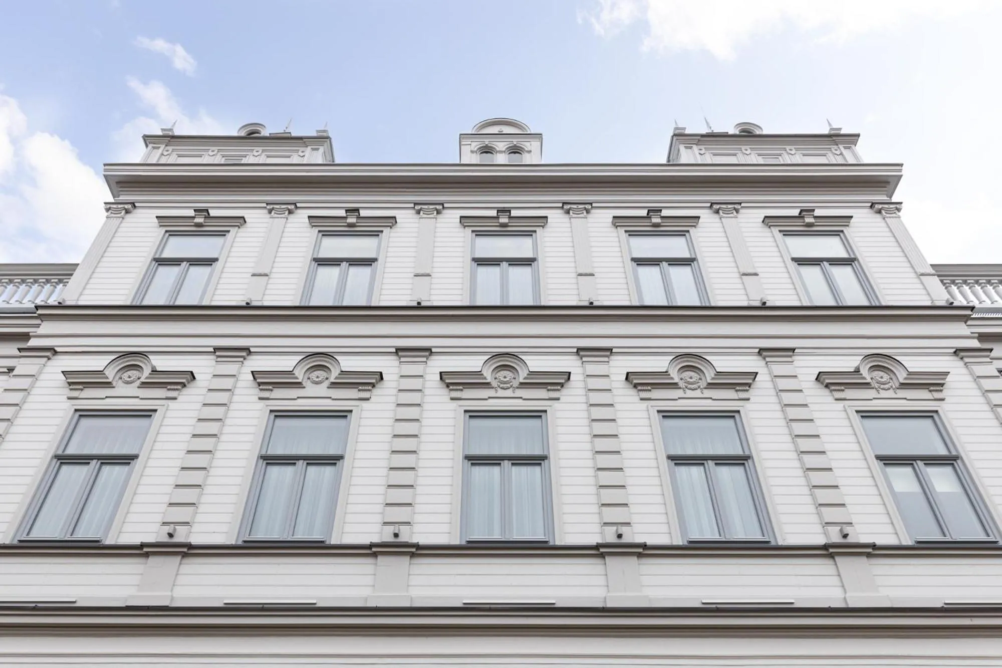 Roze Kurmajas Apartments