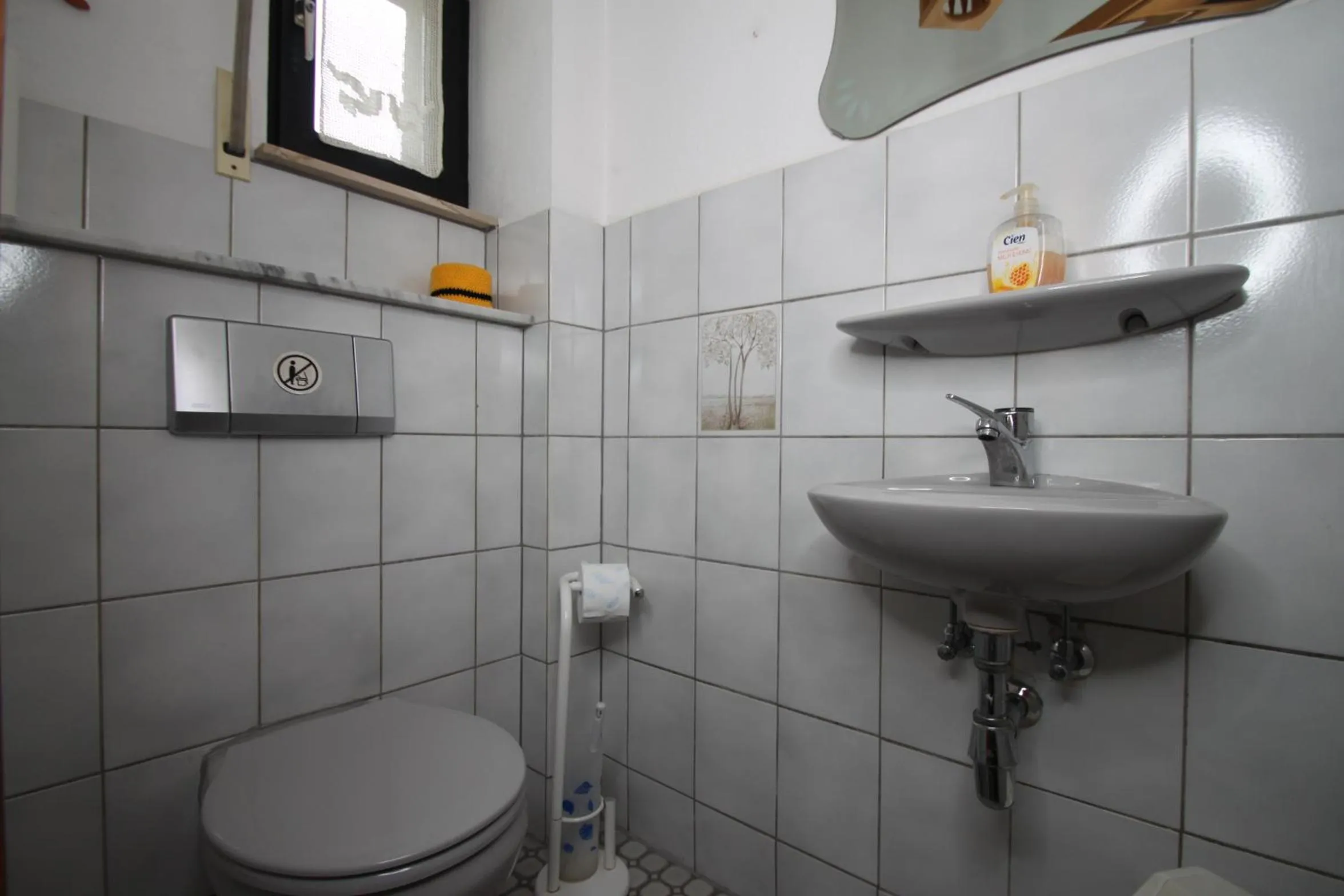 Bathroom in B&B am See Köln - Privatzimmer