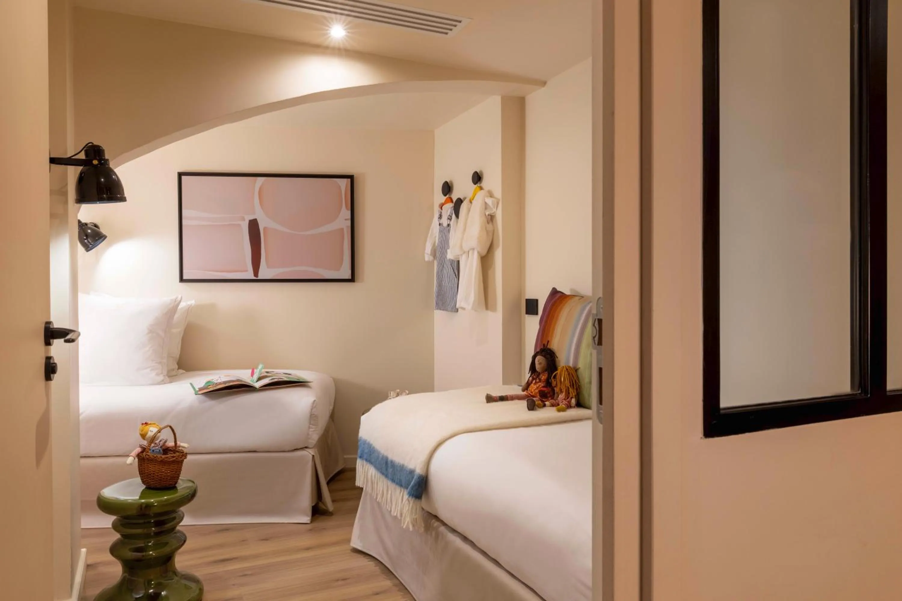 Bed in Yuna Montmartre - ApartHotel