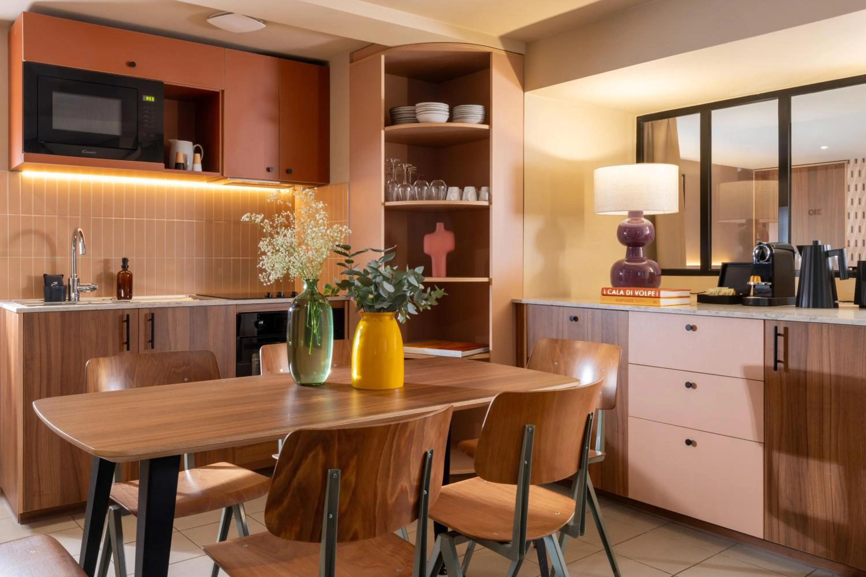 Kitchen or kitchenette in Yuna Montmartre - ApartHotel