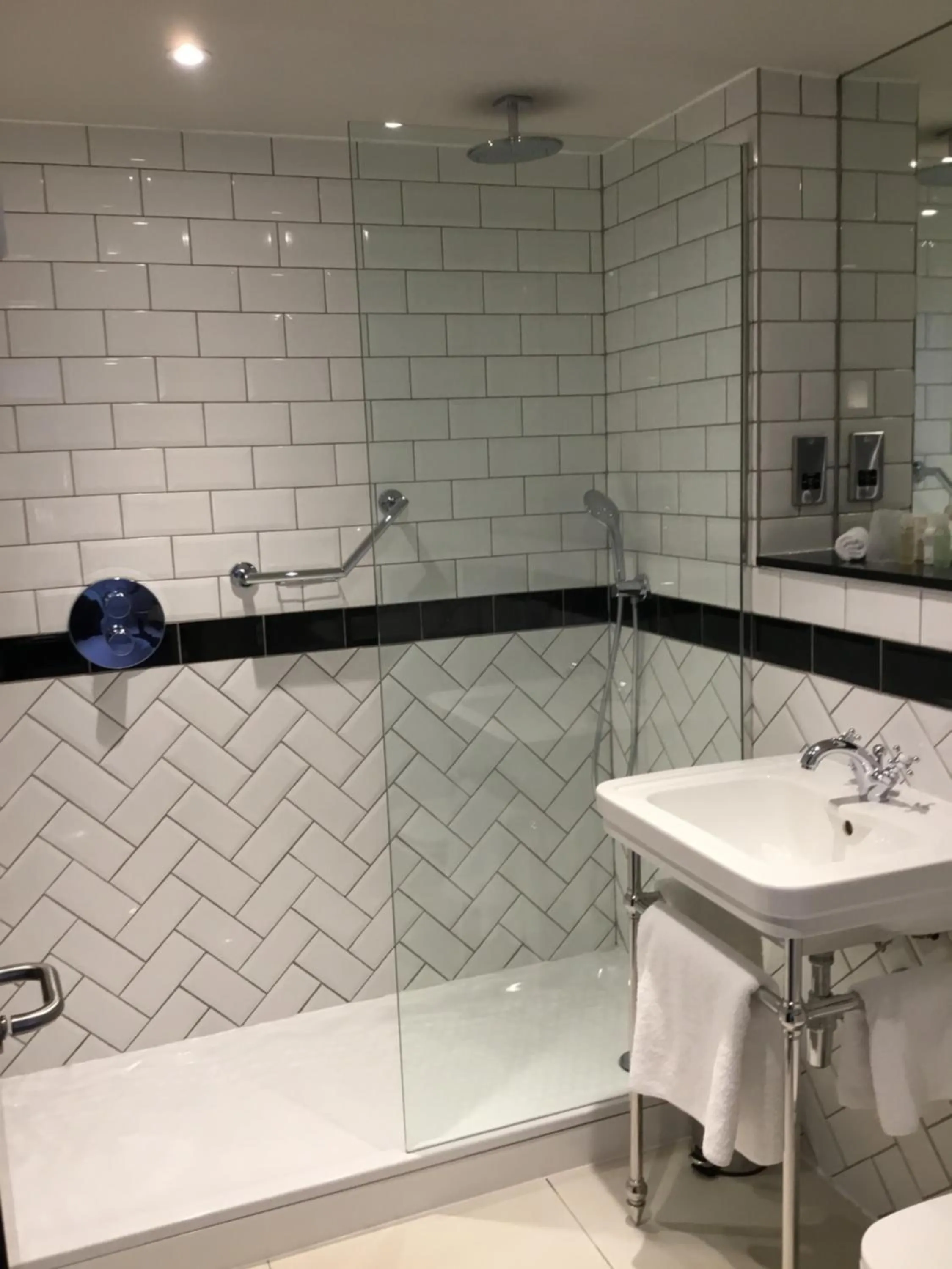 Shower in The Station Hotel