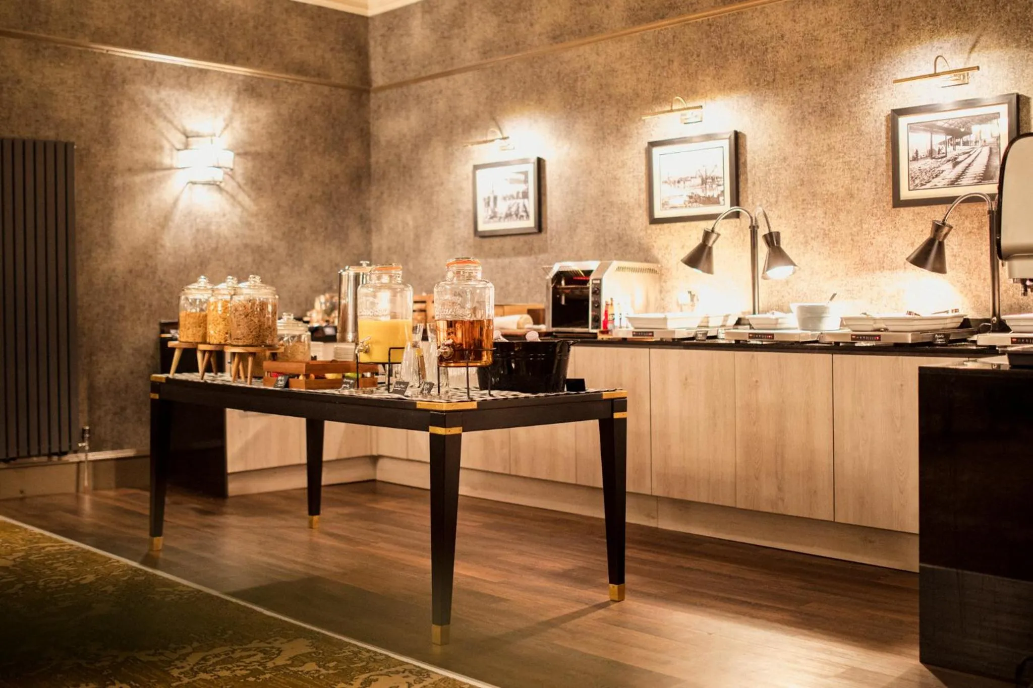 Coffee/tea facilities in The Station Hotel