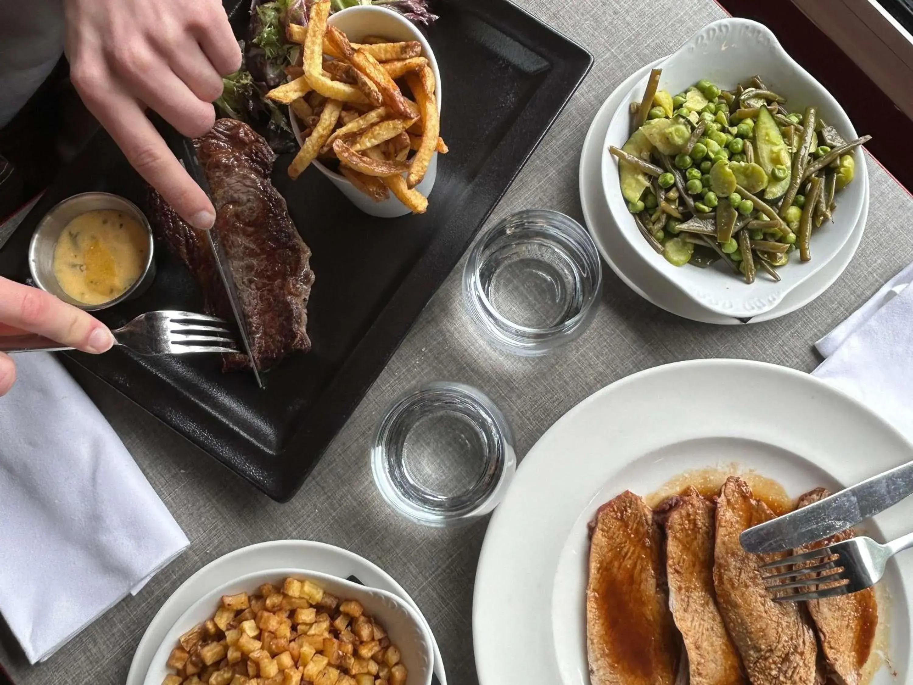 Restaurant/places to eat in ibis Styles Lyon Centre Confluence Restaurant/places to eat in ibis Styles Lyon Centre Confluence