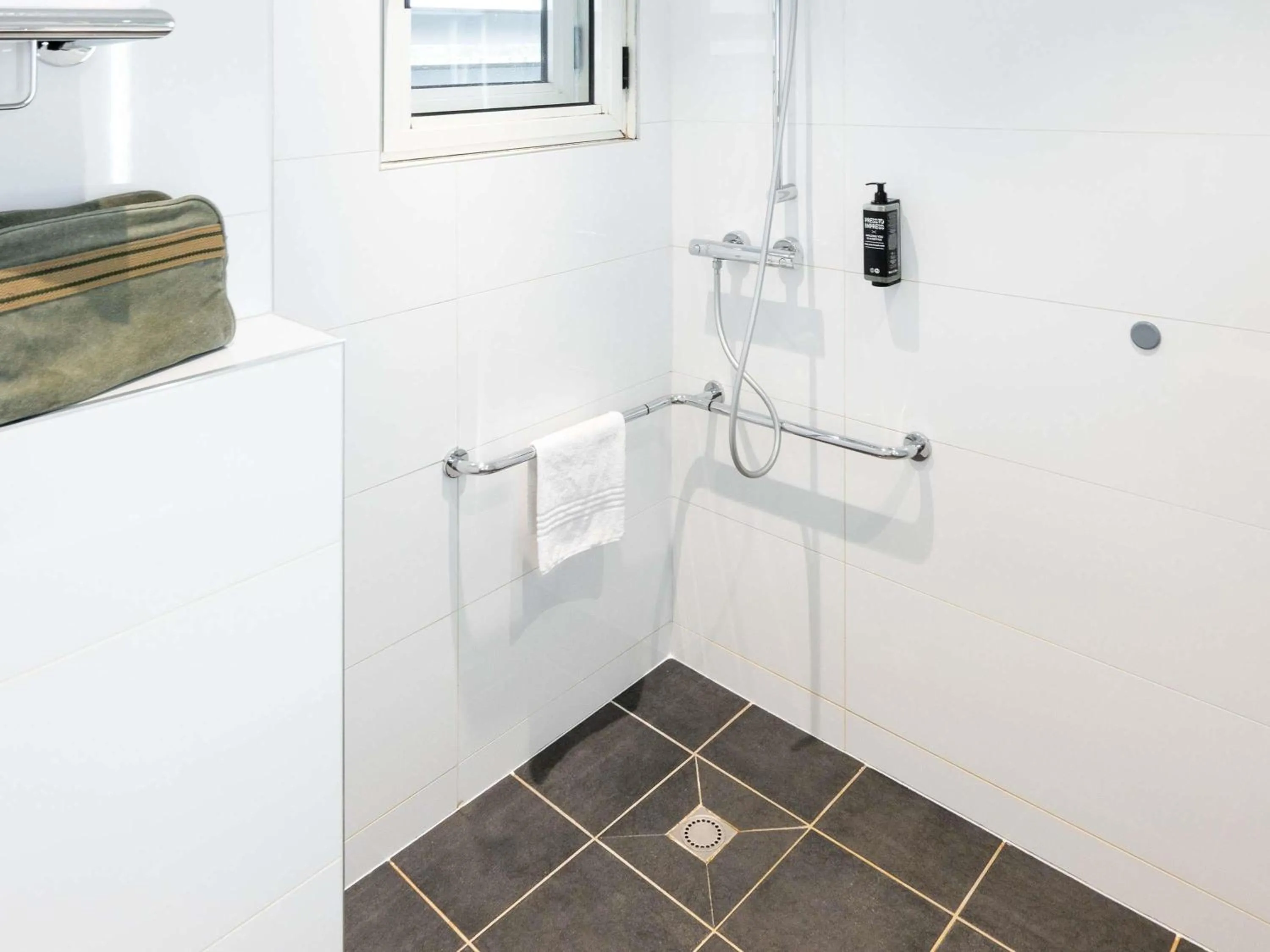 Bedroom in ibis Styles Lyon Centre Confluence