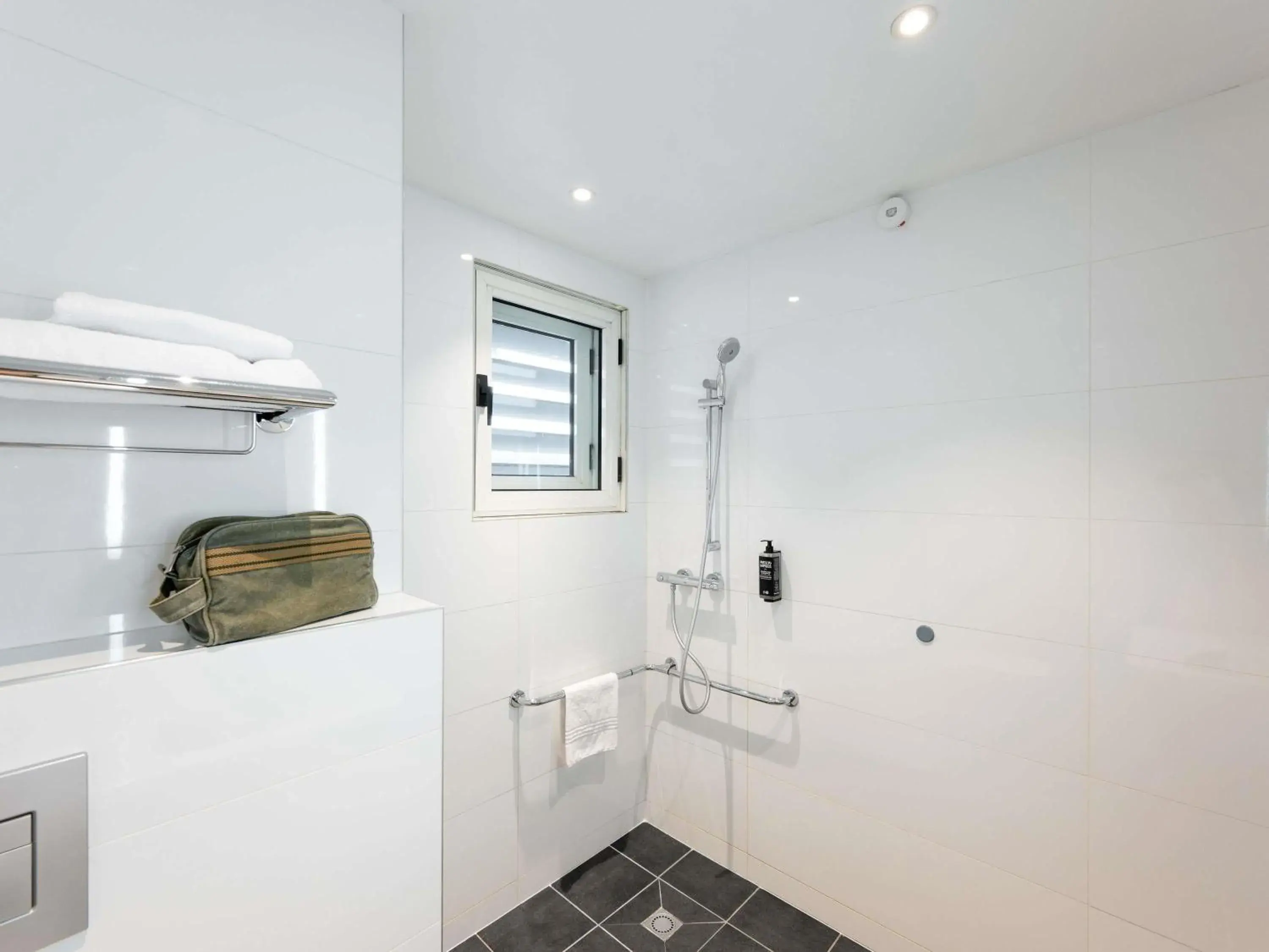 Bedroom in ibis Styles Lyon Centre Confluence Bedroom in ibis Styles Lyon Centre Confluence