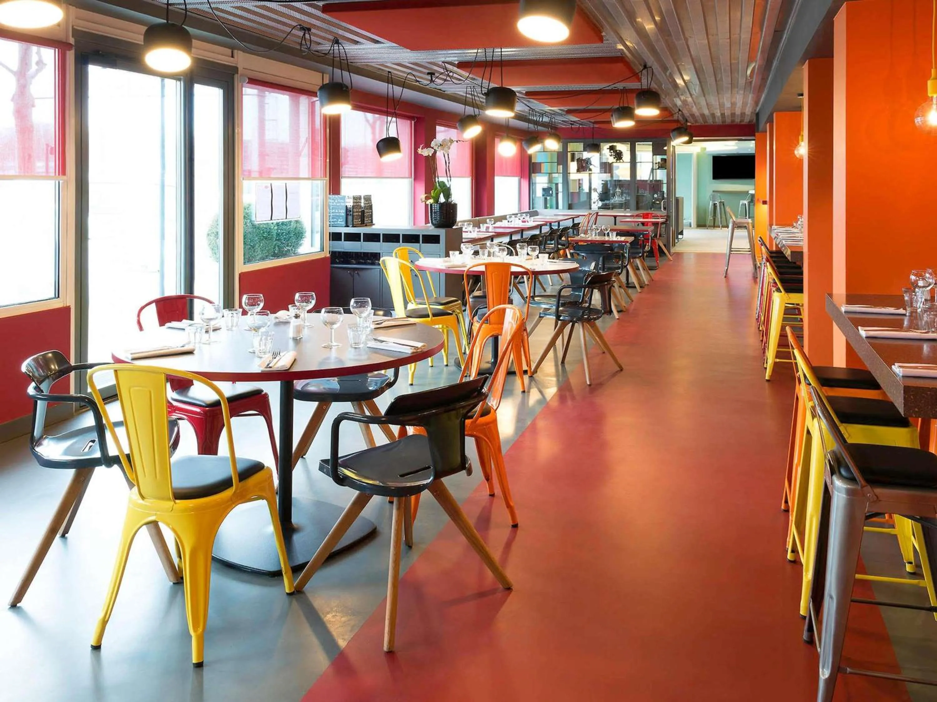Restaurant/places to eat in ibis Styles Lyon Centre Confluence