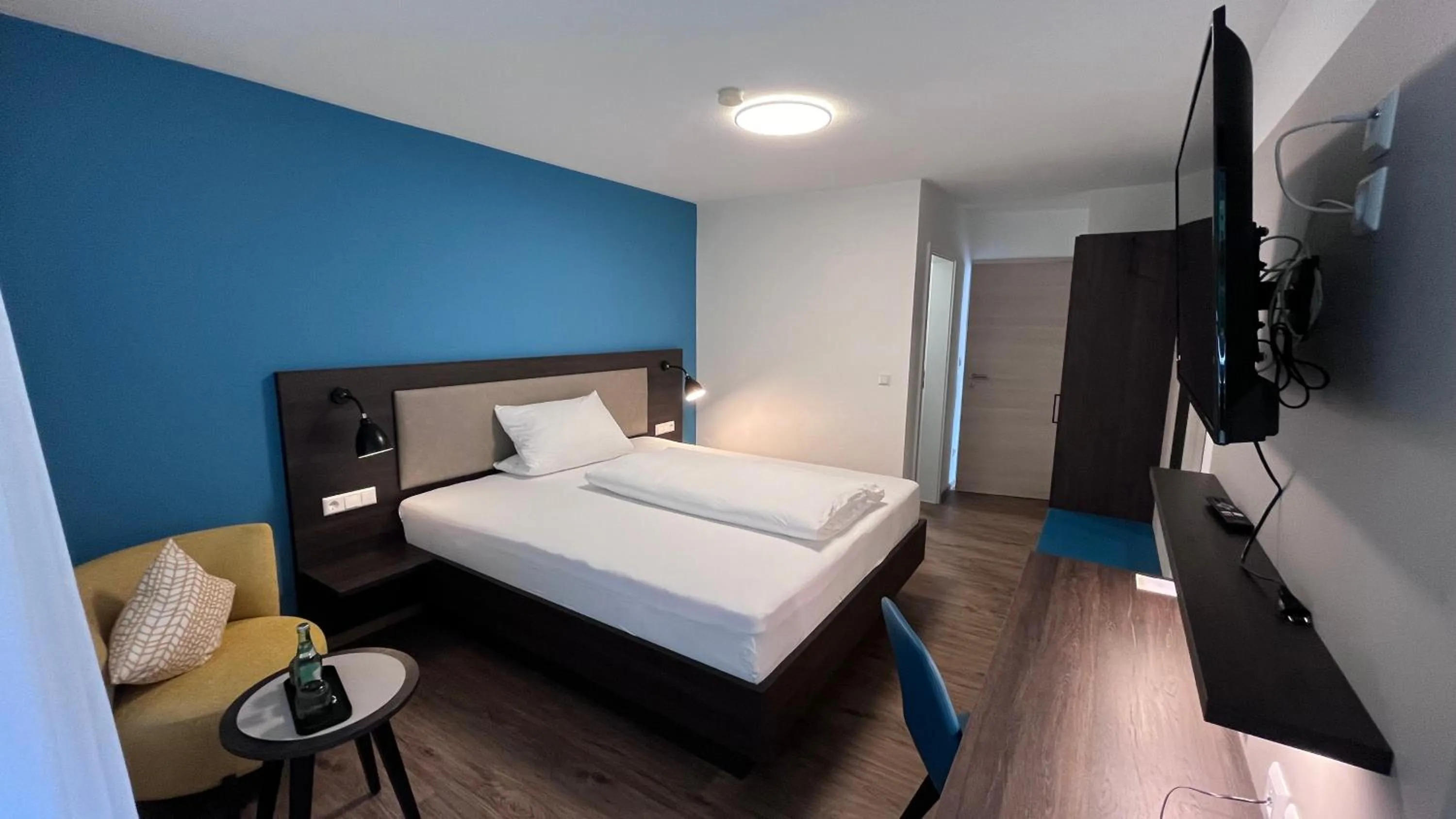 Photo of the whole room, Bed in Gasthof Eyachperle