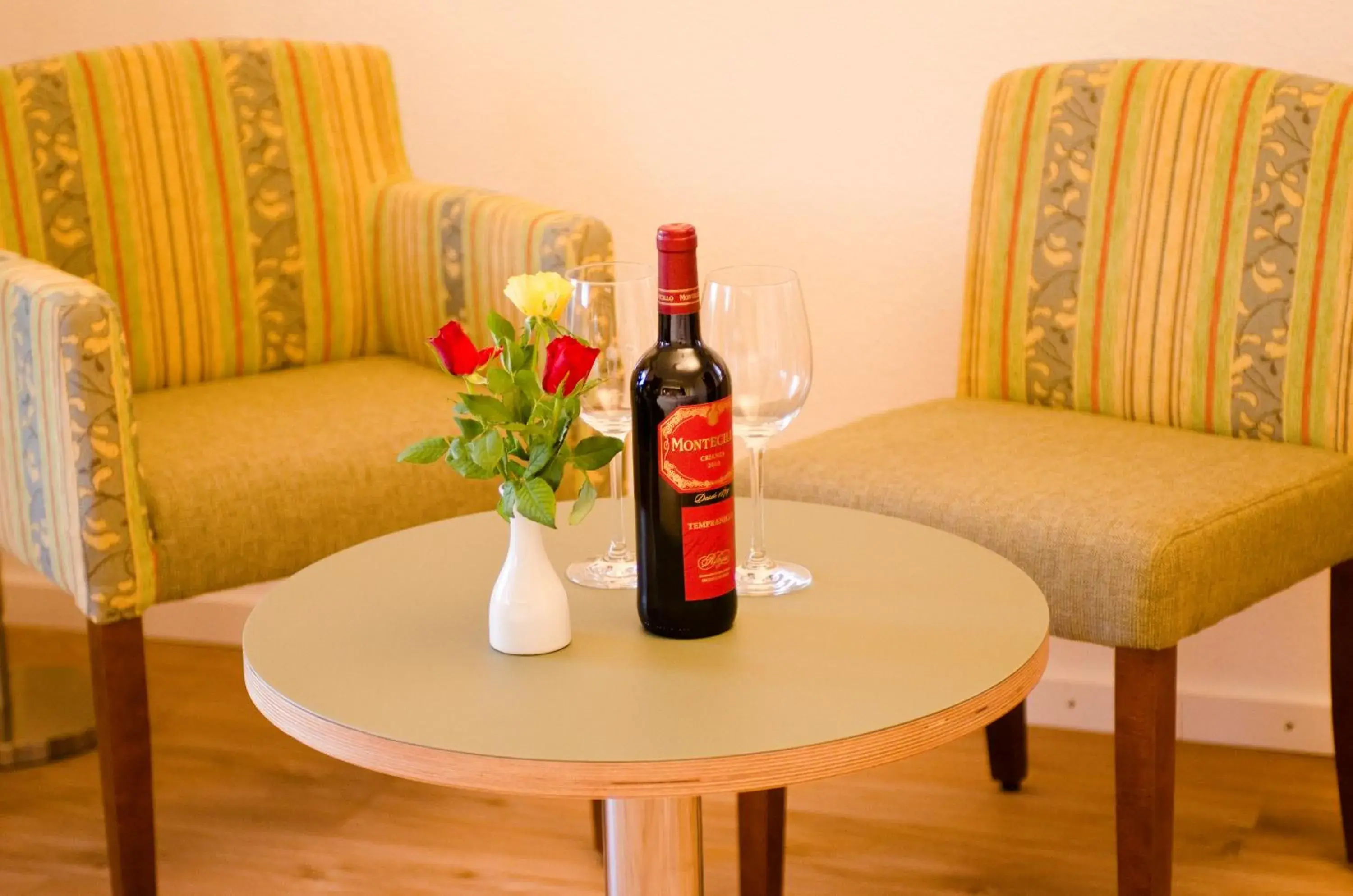 Comfort Double Room with Balcony in Schreyers Hotel Restaurant Mutzel Comfort Double Room with Balcony in Schreyers Hotel Restaurant Mutzel