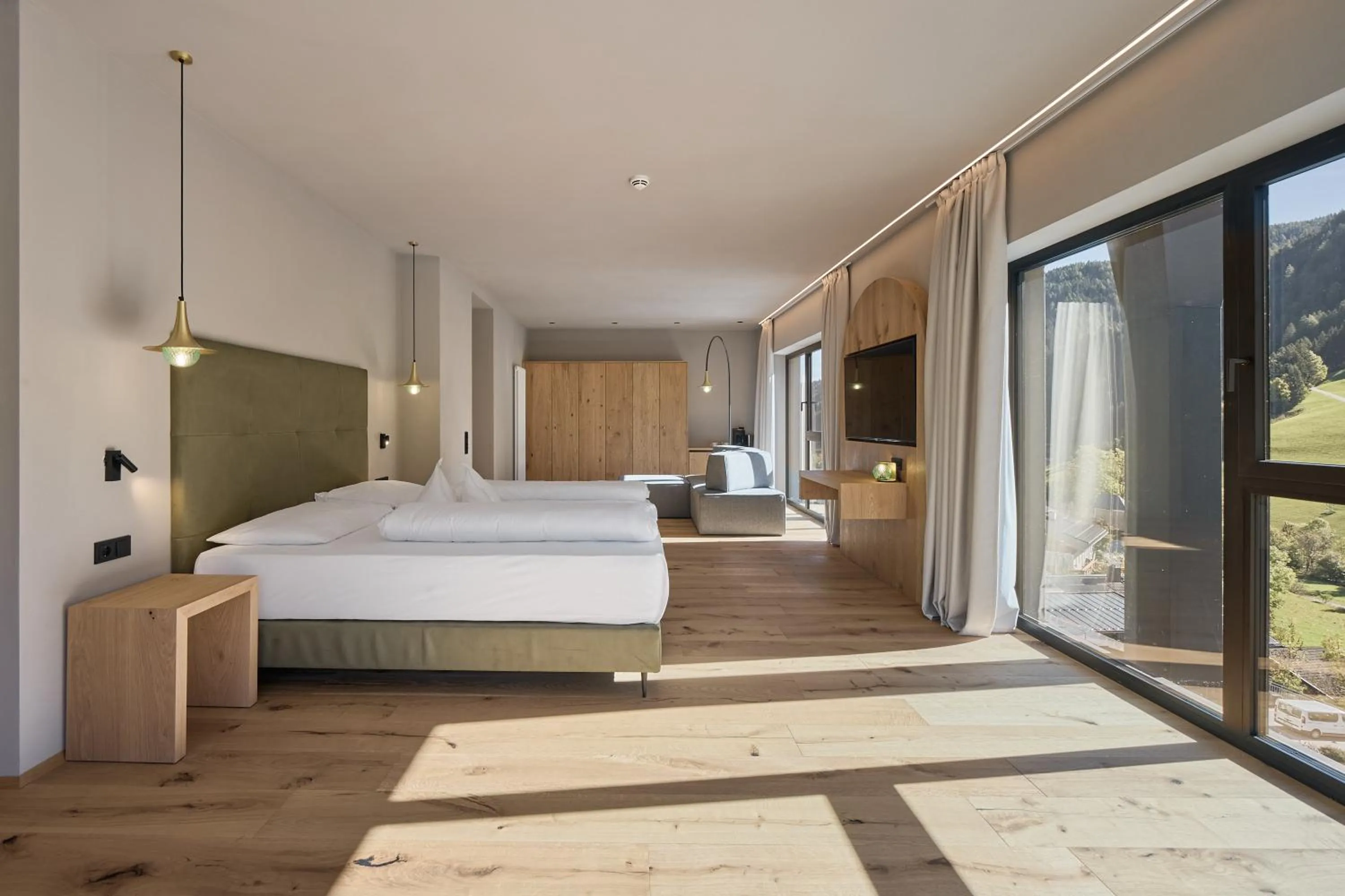 Photo of the whole room, Bed in Berghotel