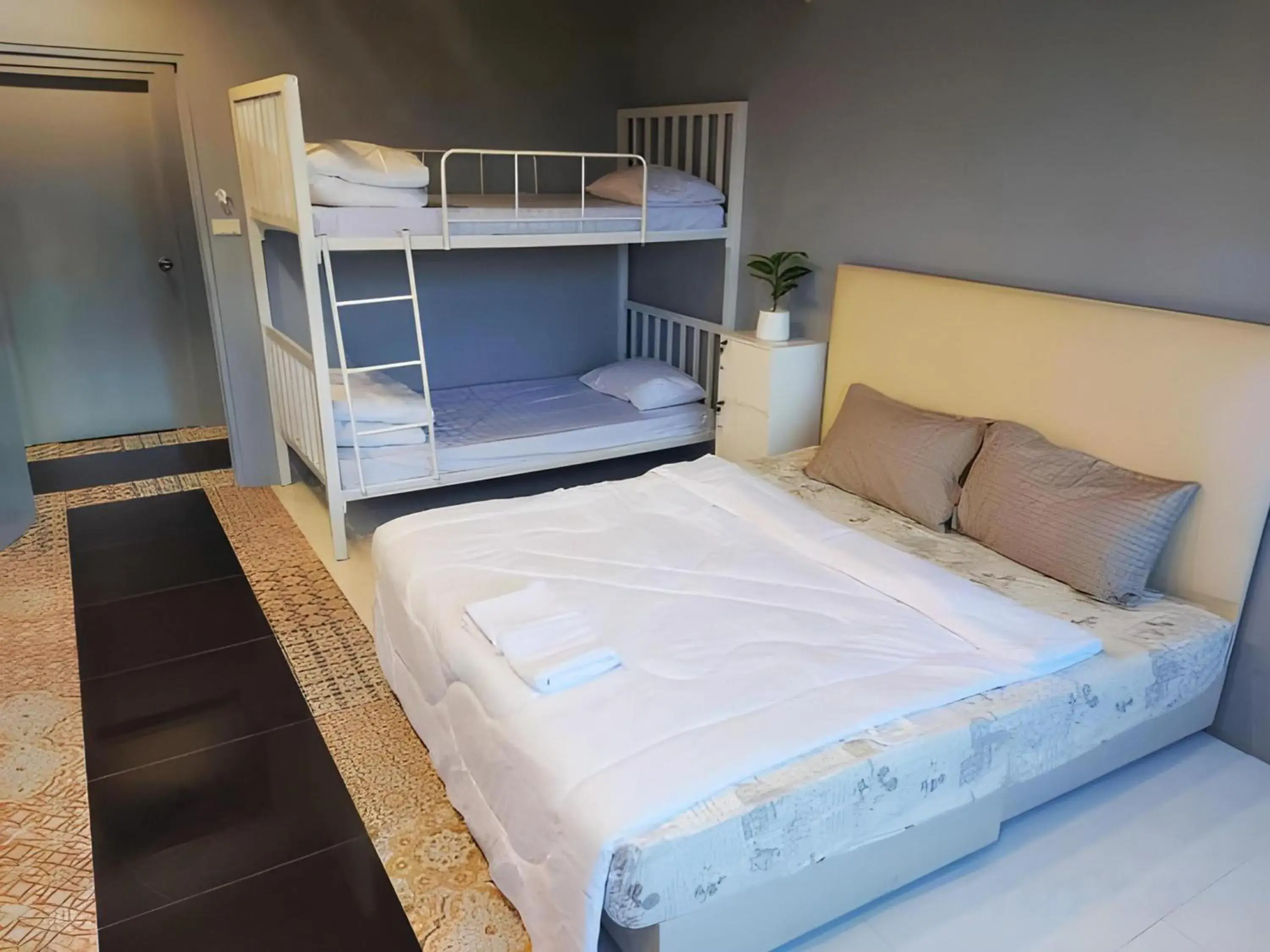 Bedroom, Bed in OYO 75465 Lucky Hostel - Huai Khwang Bedroom, Bed in OYO 75465 Lucky Hostel - Huai Khwang