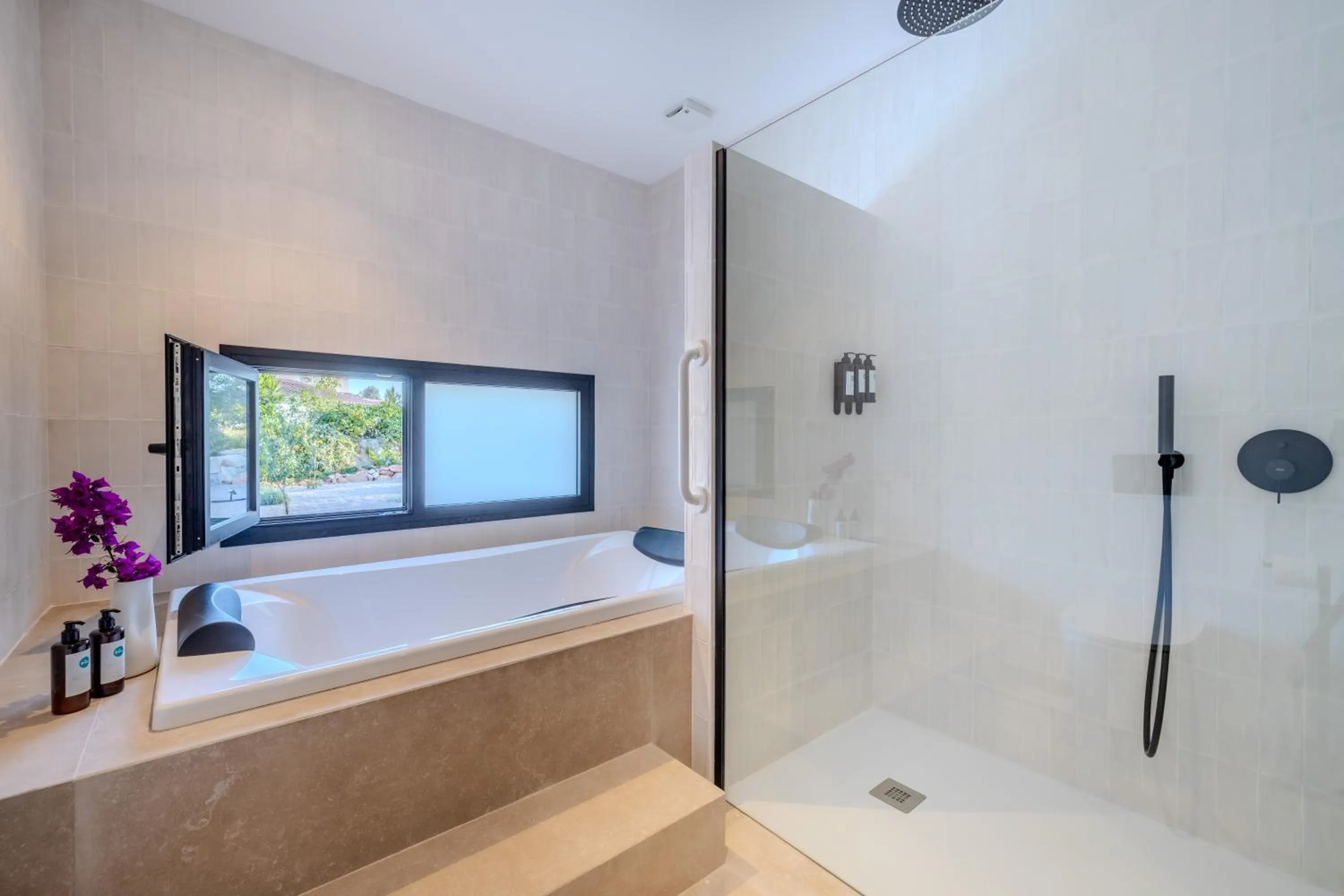 Bath in Hotel Boutique Mi Almazara