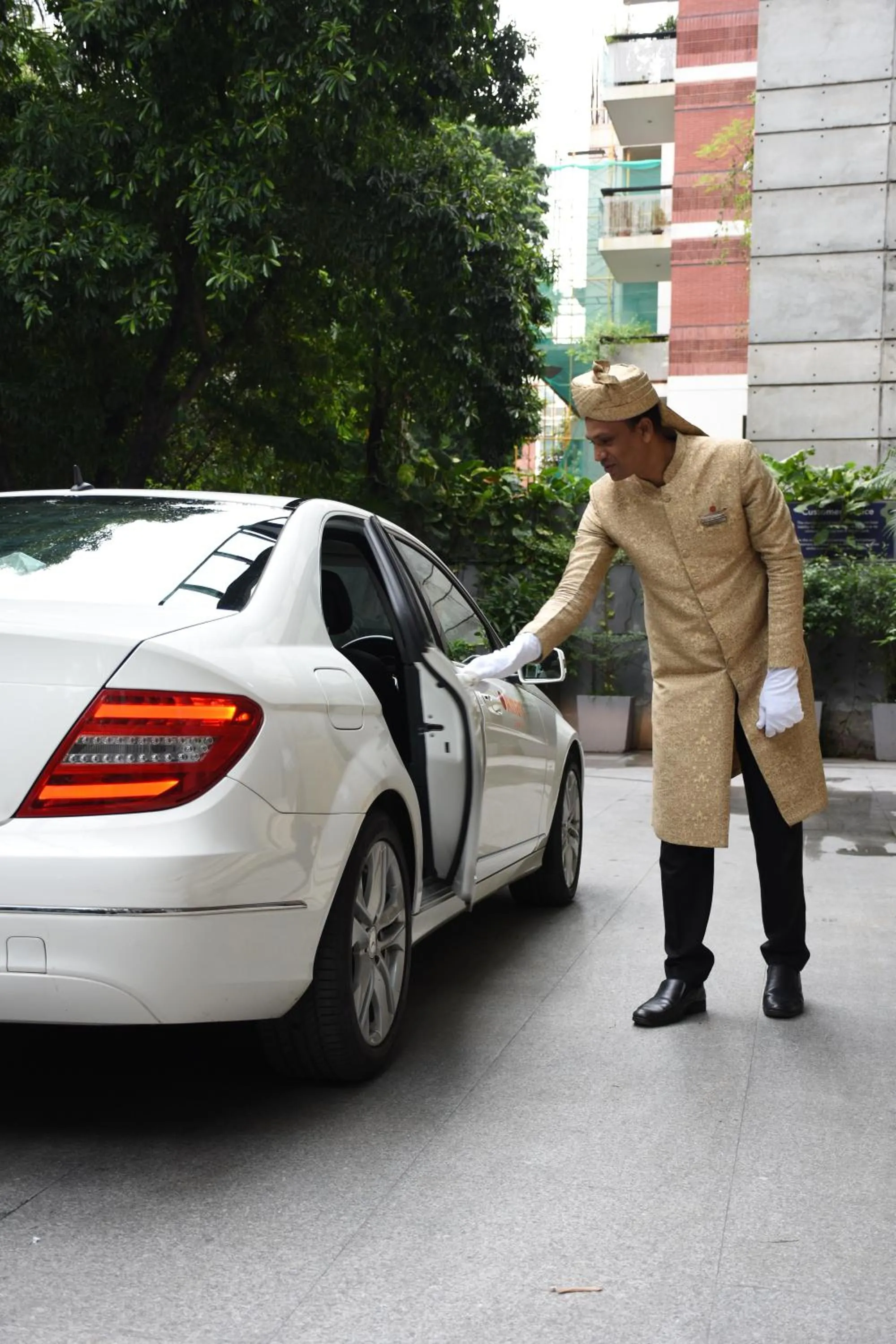 shuttle in Amari Dhaka