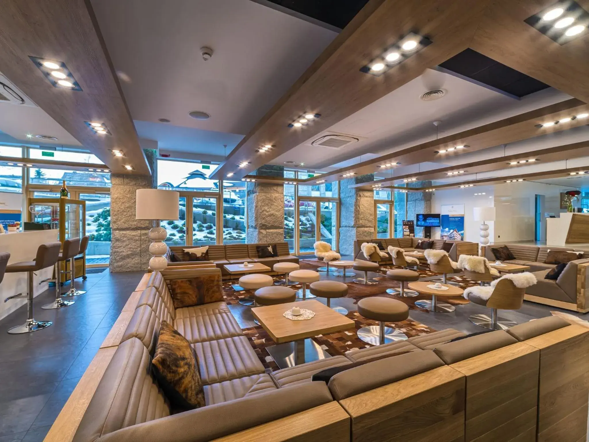 Lounge or bar in Rezydencja Nosalowy Dwór Lounge or bar in Rezydencja Nosalowy Dwór