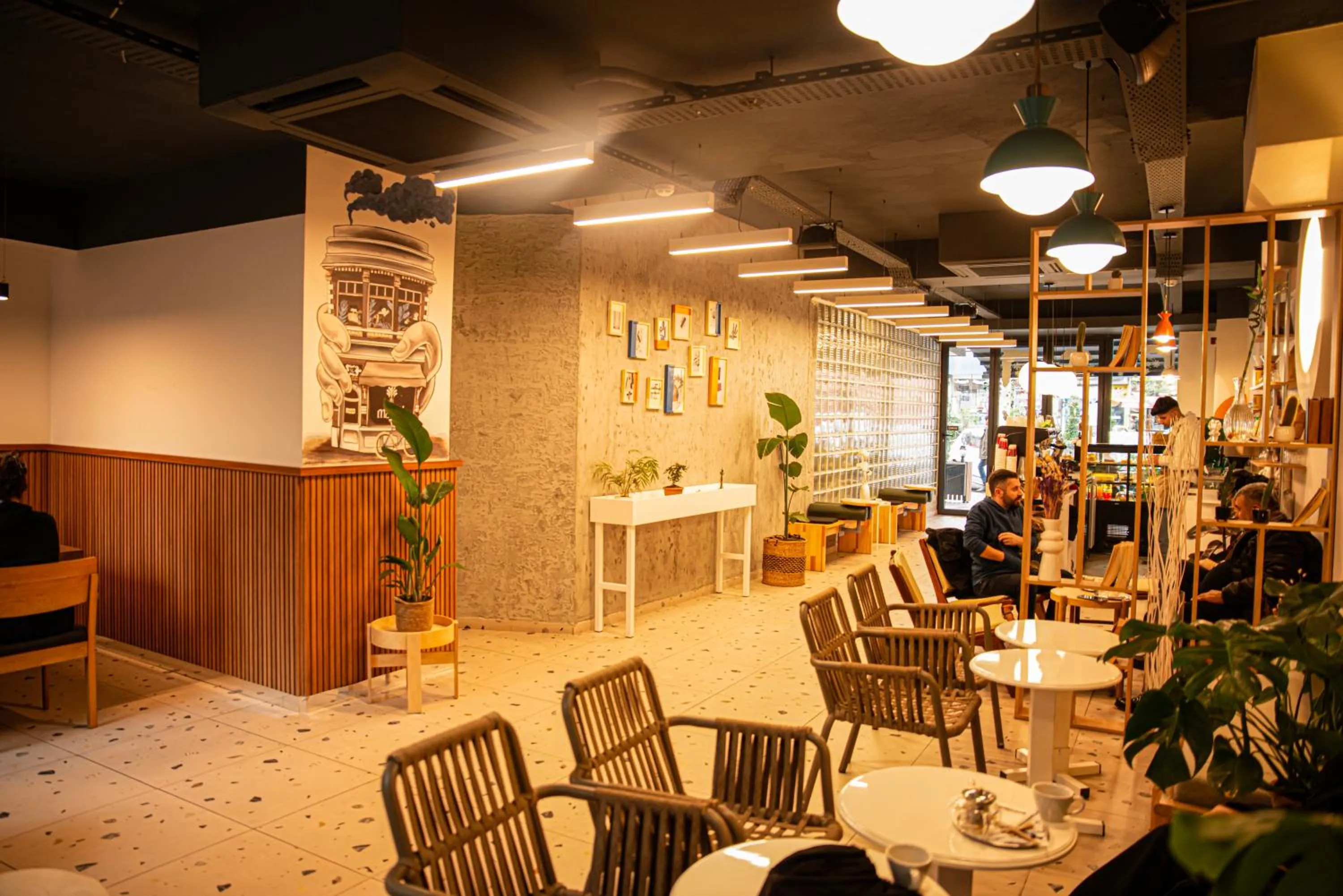 Restaurant/places to eat in Mahall Hotel