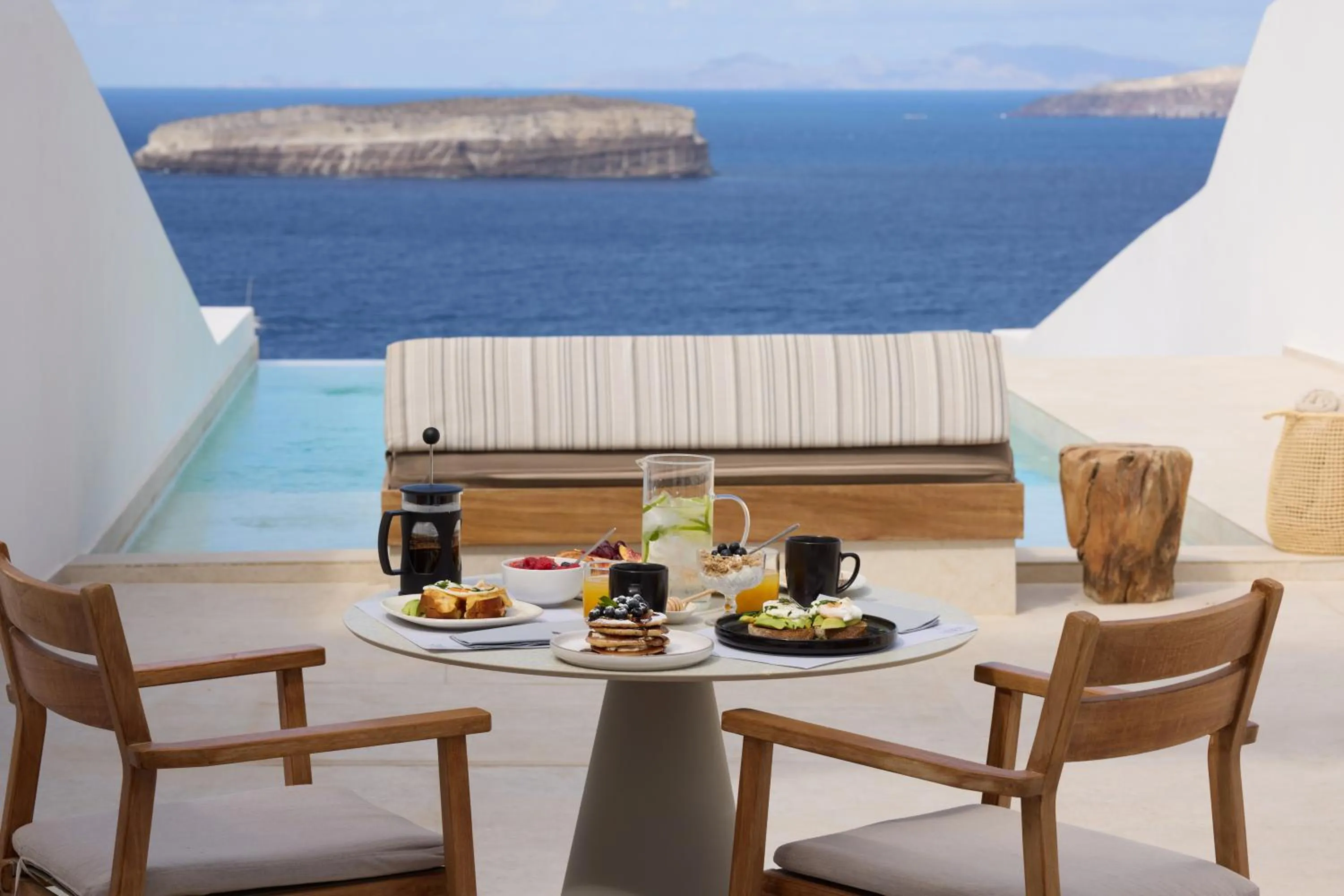 Natural landscape in Omna Caldera Suites