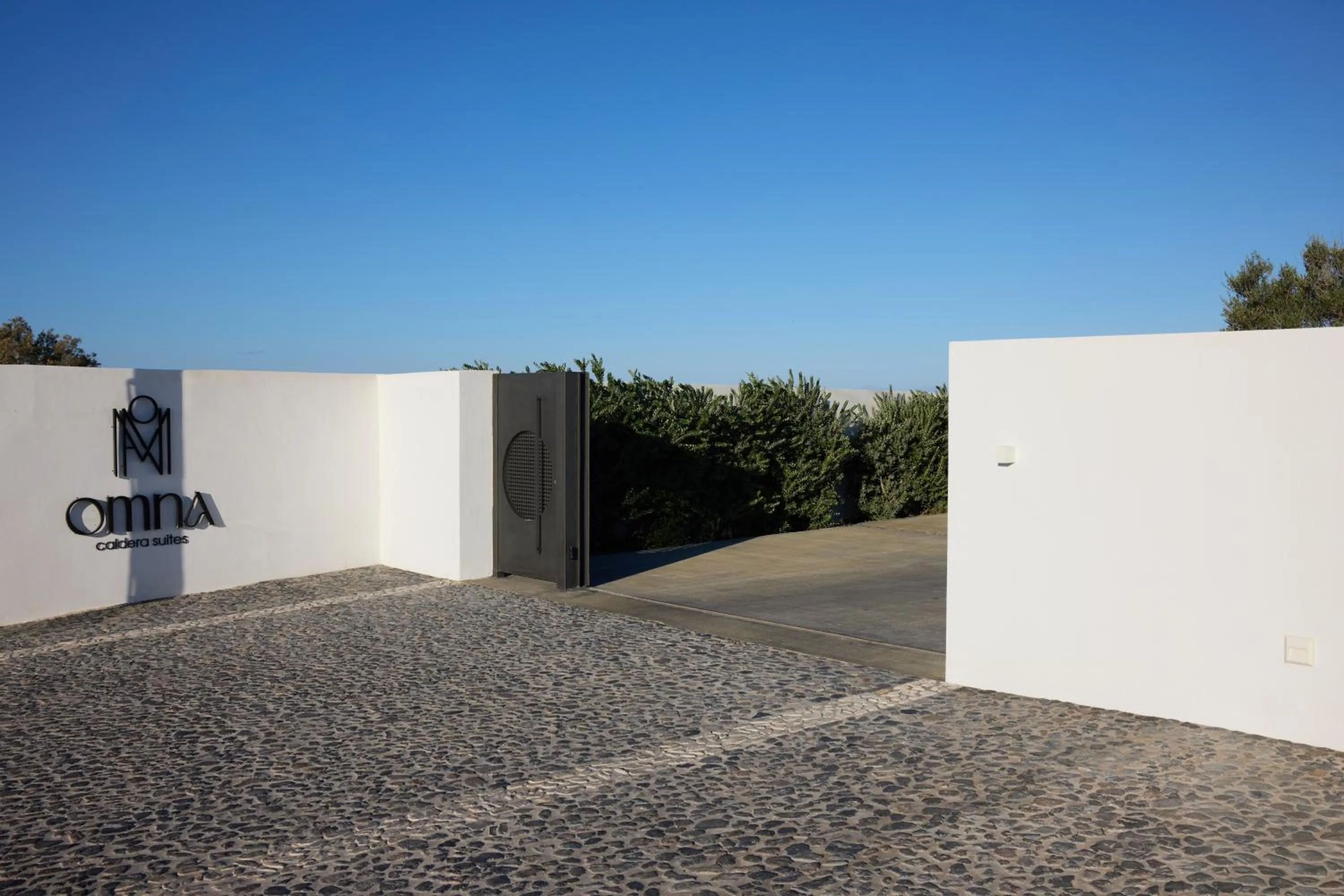 Day in Omna Caldera Suites