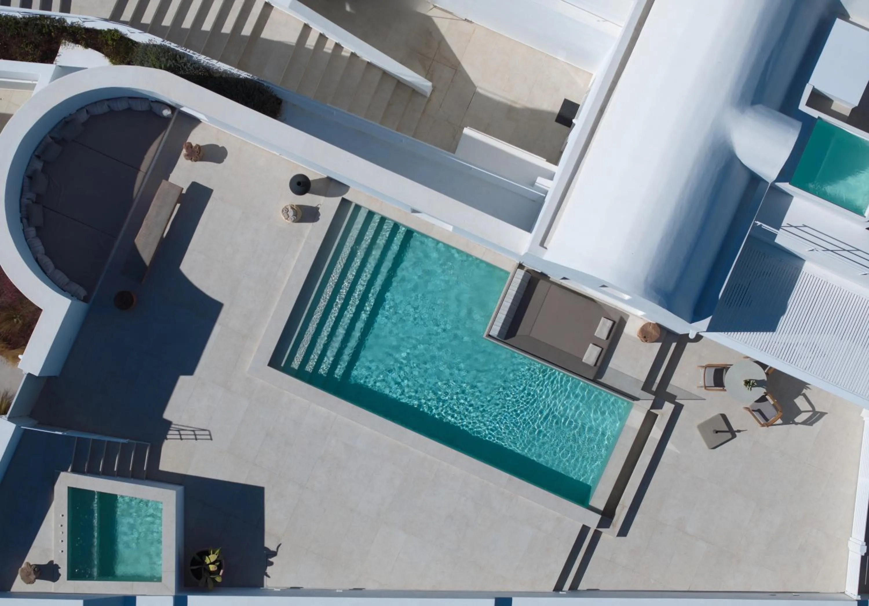 Day in Omna Caldera Suites