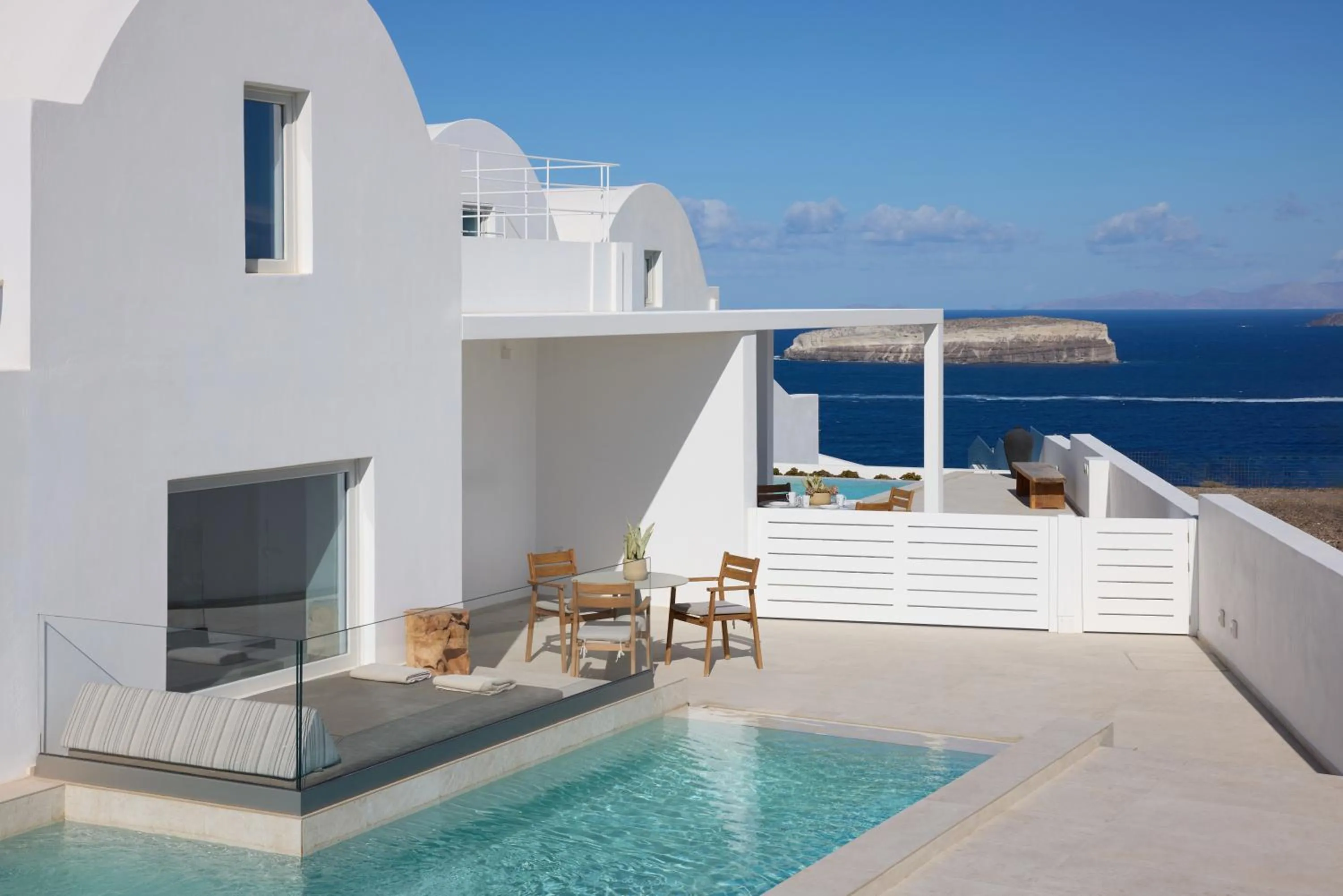 Property building in Omna Caldera Suites