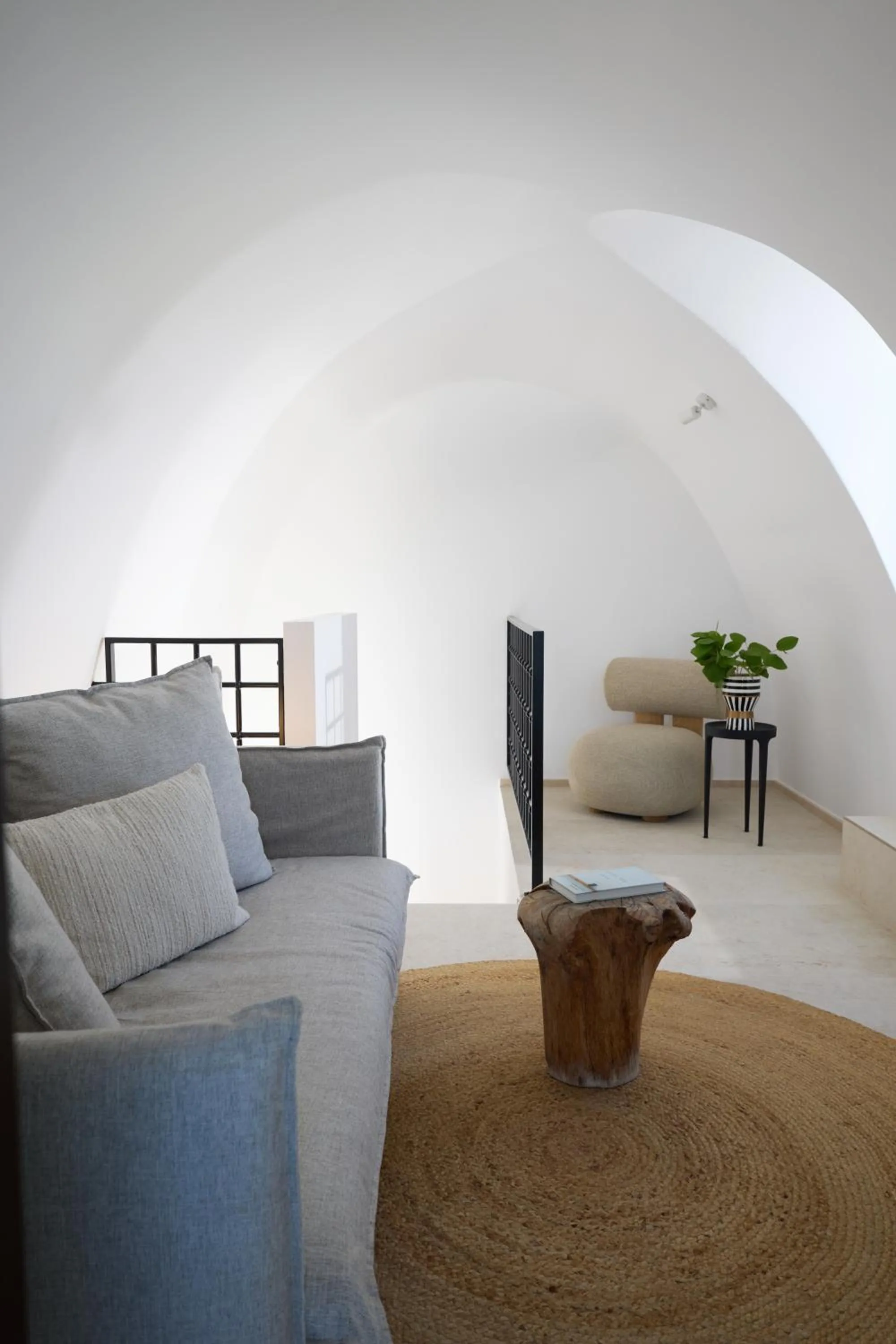 Living room in Omna Caldera Suites