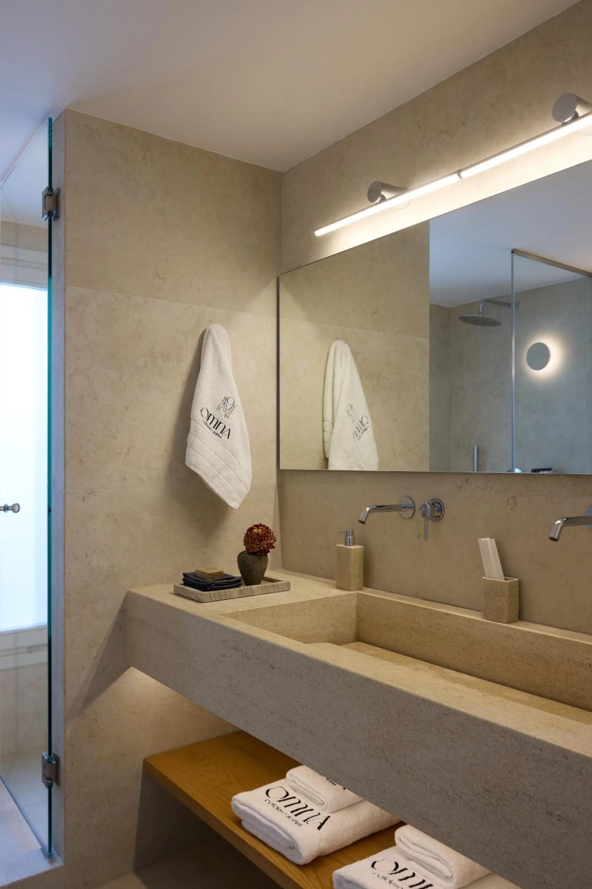 Bathroom in Omna Caldera Suites