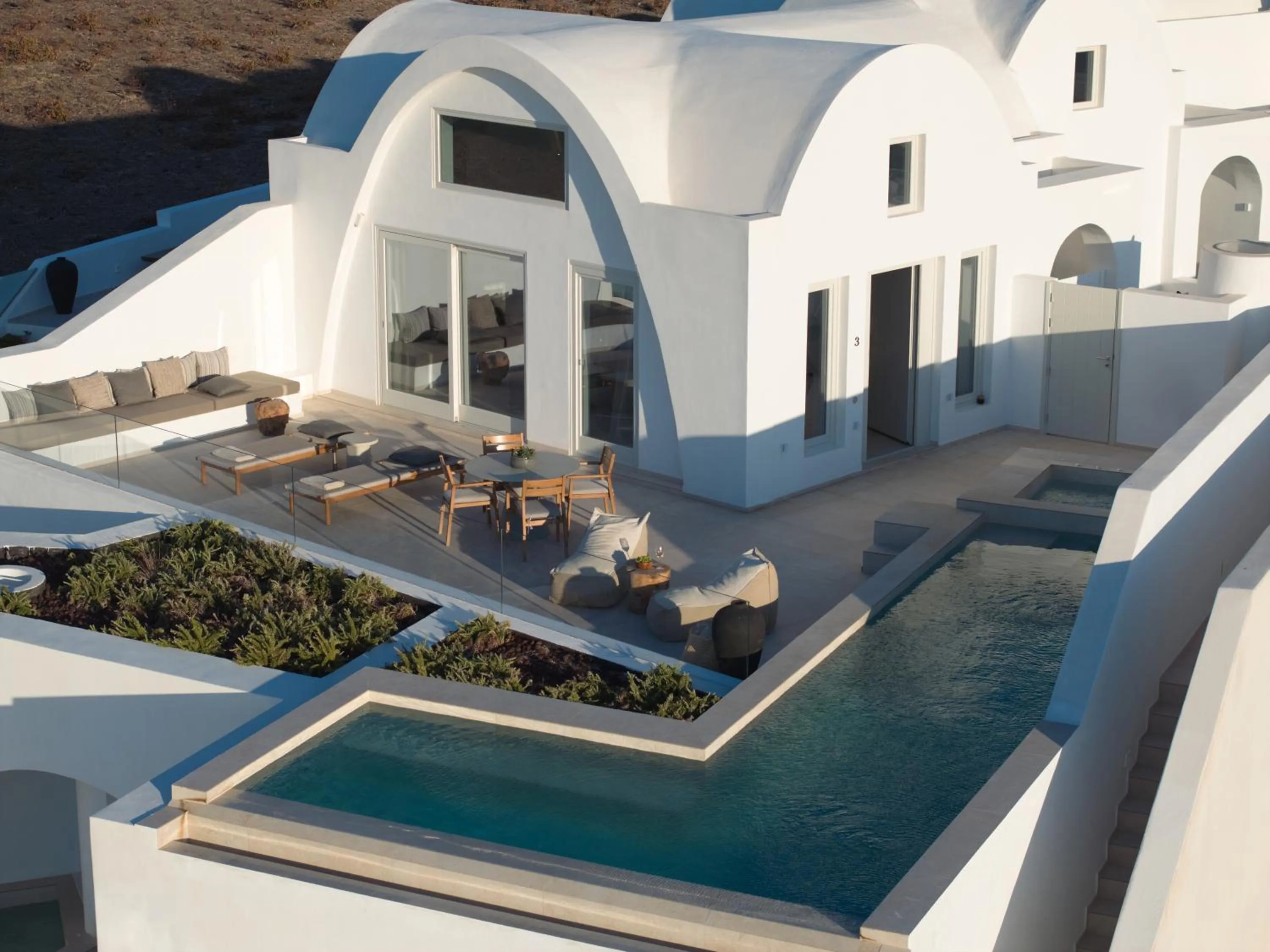 Property building in Omna Caldera Suites