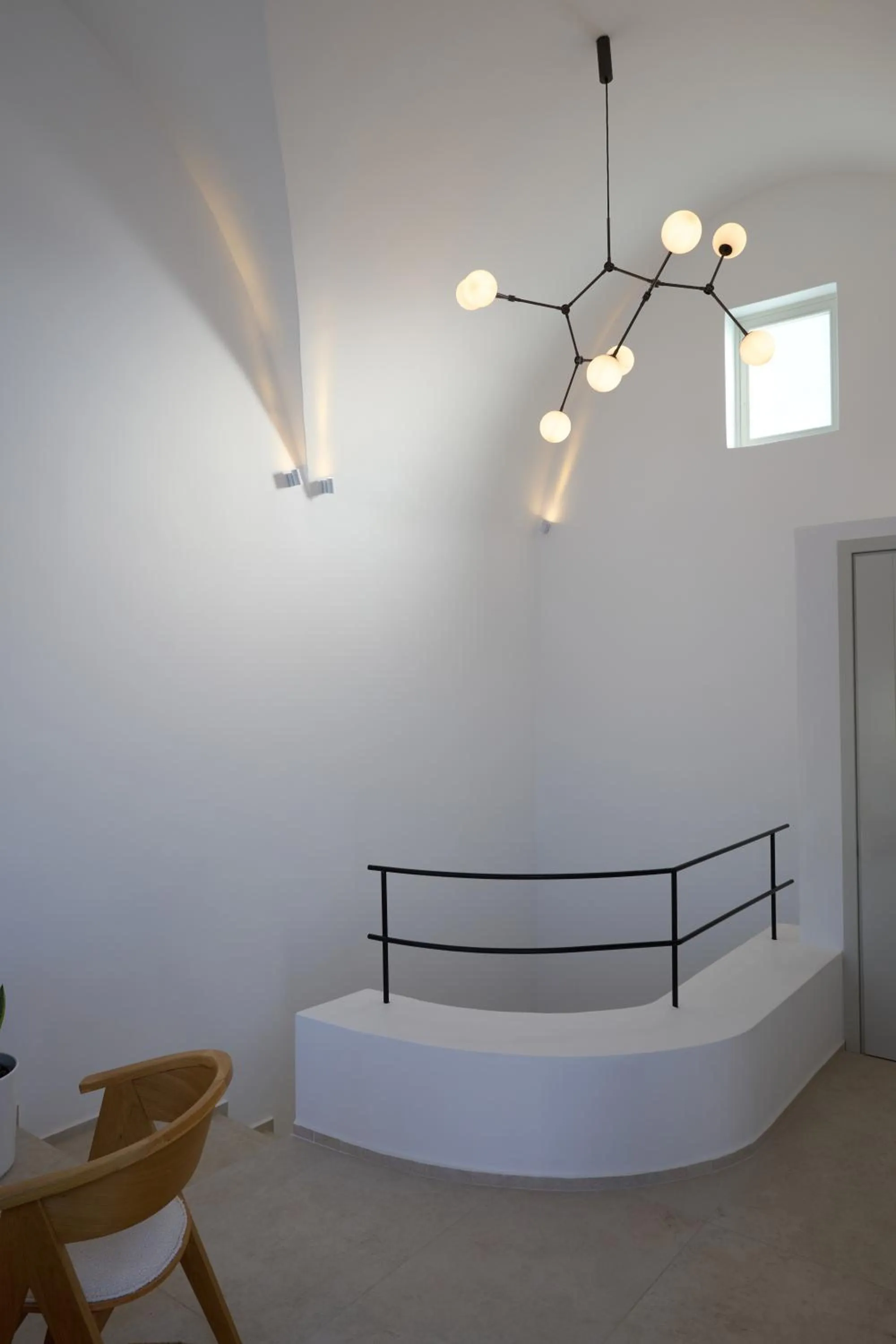 Bed in Omna Caldera Suites