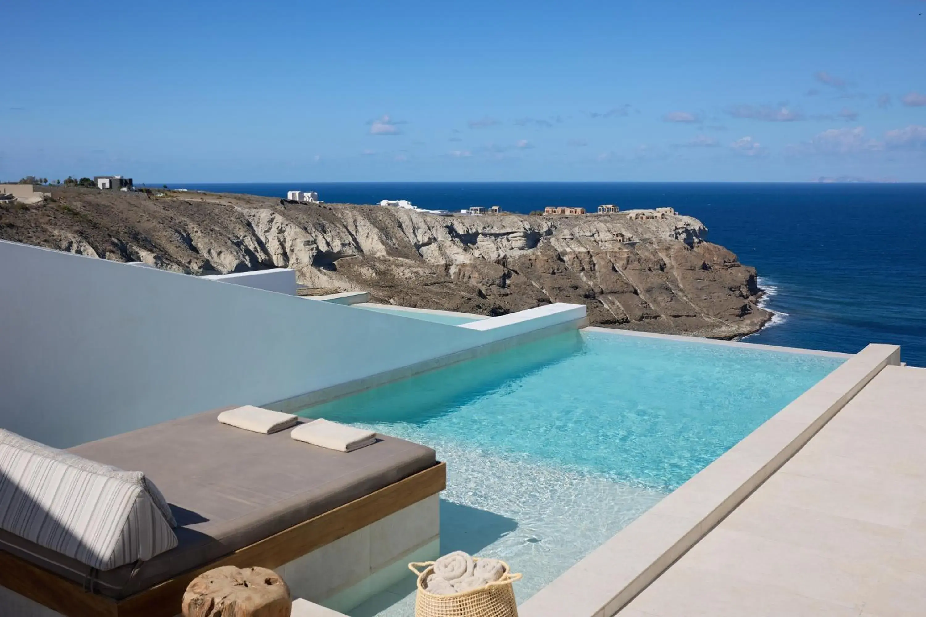 Deluxe Cliffside Suite with Private Infinity Pool & Heated Outdoor Jetted Tub - Caldera View in Omna Caldera Suites Deluxe Cliffside Suite with Private Infinity Pool & Heated Outdoor Jetted Tub - Caldera View in Omna Caldera Suites