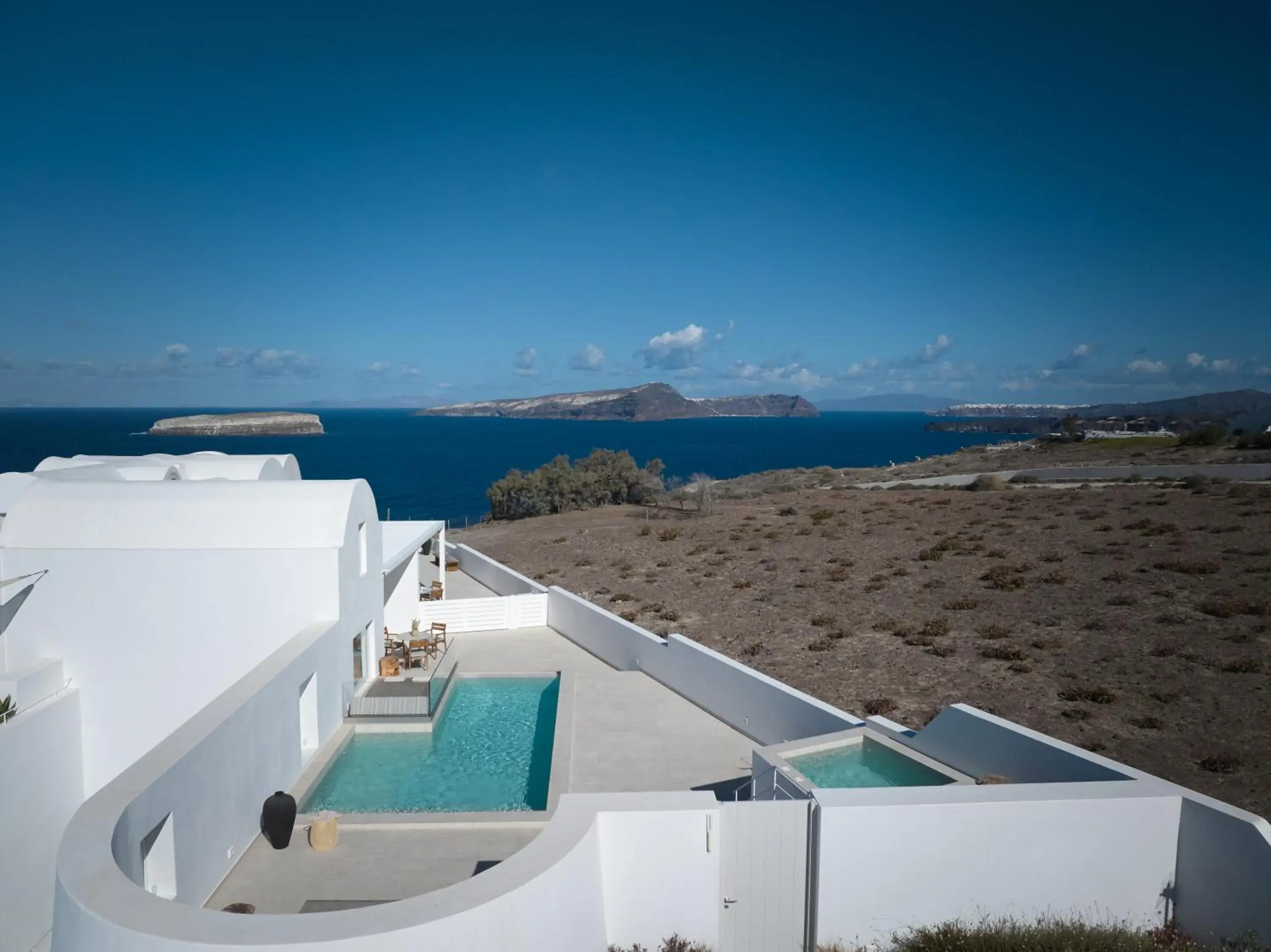 Junior Suite with Private Pool & Heated Outdoor Jetted Τub in Omna Caldera Suites Junior Suite with Private Pool & Heated Outdoor Jetted Τub in Omna Caldera Suites