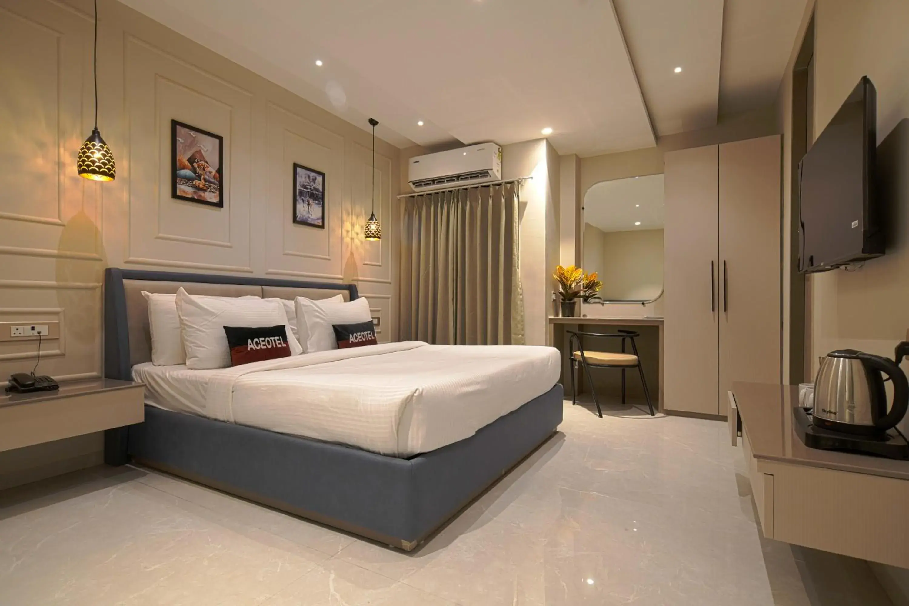 TV and multimedia, Bed in Aceotel Select Tulsi Vijay Nagar- A Luxury Boutique Hotel TV and multimedia, Bed in Aceotel Select Tulsi Vijay Nagar- A Luxury Boutique Hotel