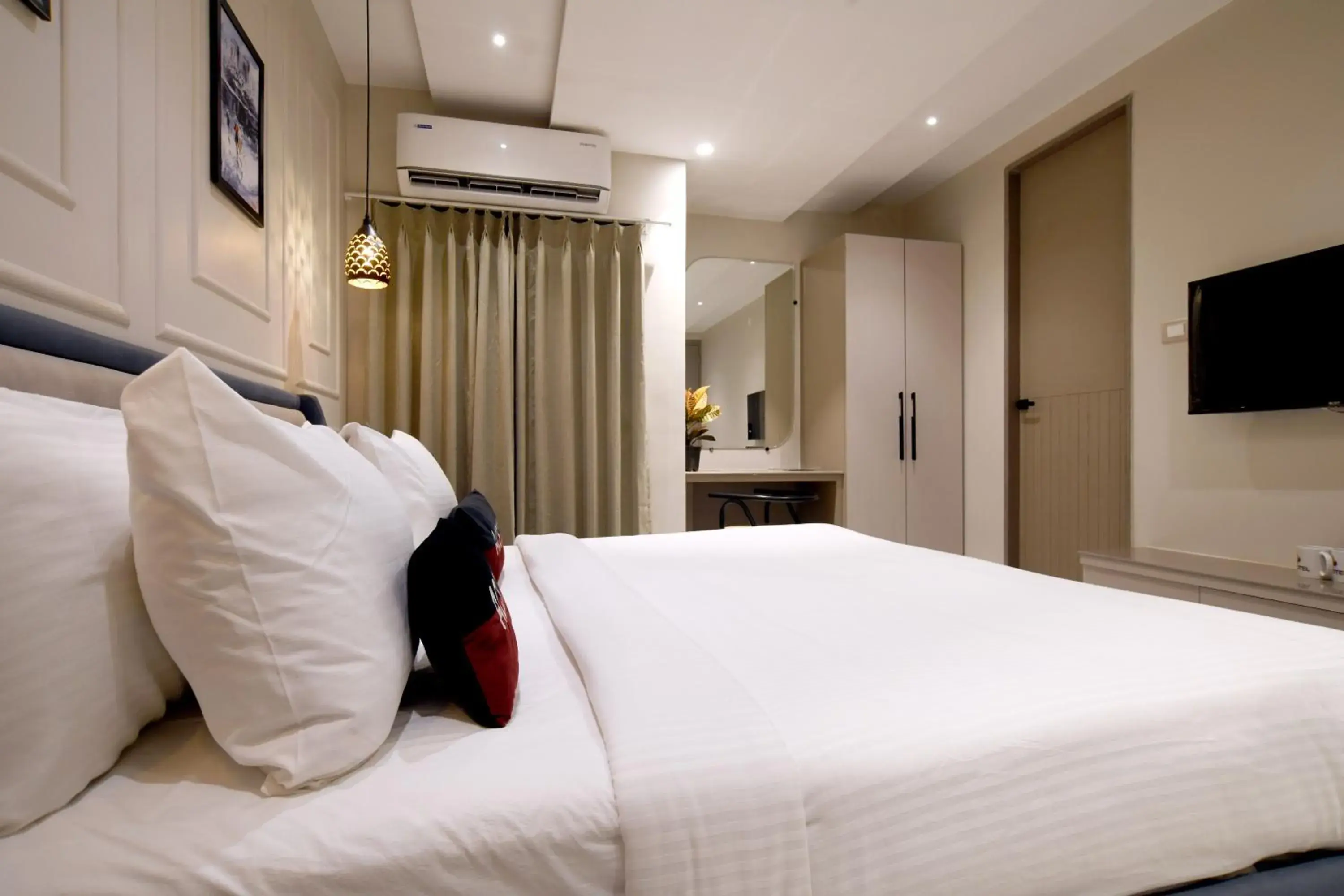 Bed in Aceotel Select Tulsi Vijay Nagar- A Luxury Boutique Hotel Bed in Aceotel Select Tulsi Vijay Nagar- A Luxury Boutique Hotel