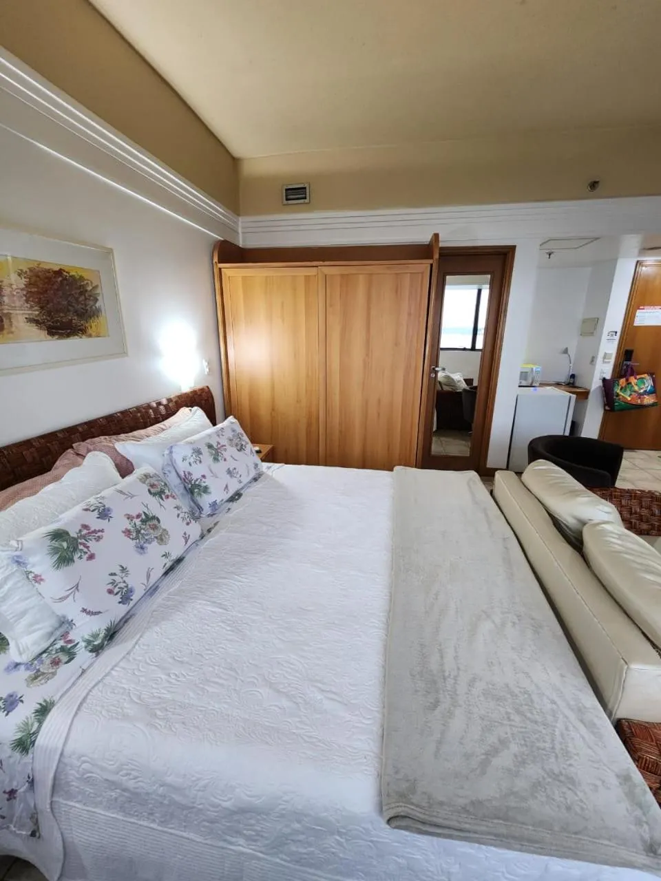 Bed in Flat no Tropical Executive Hotel