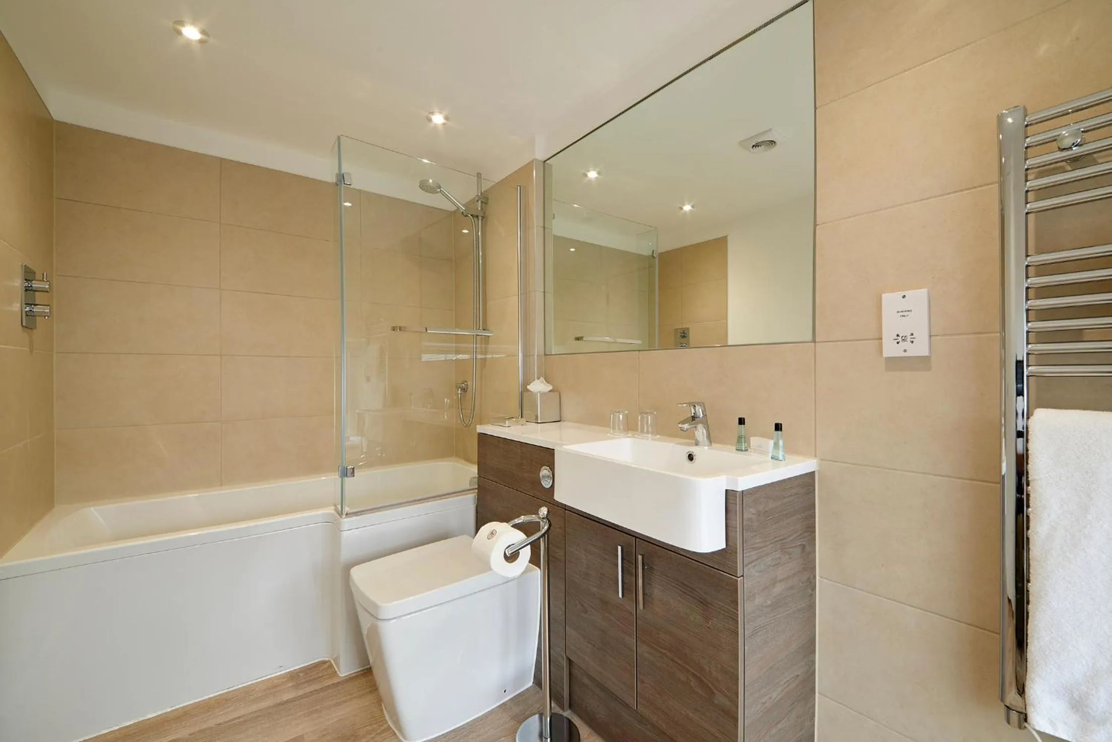 Shower in Last Drop Village Hotel & Spa