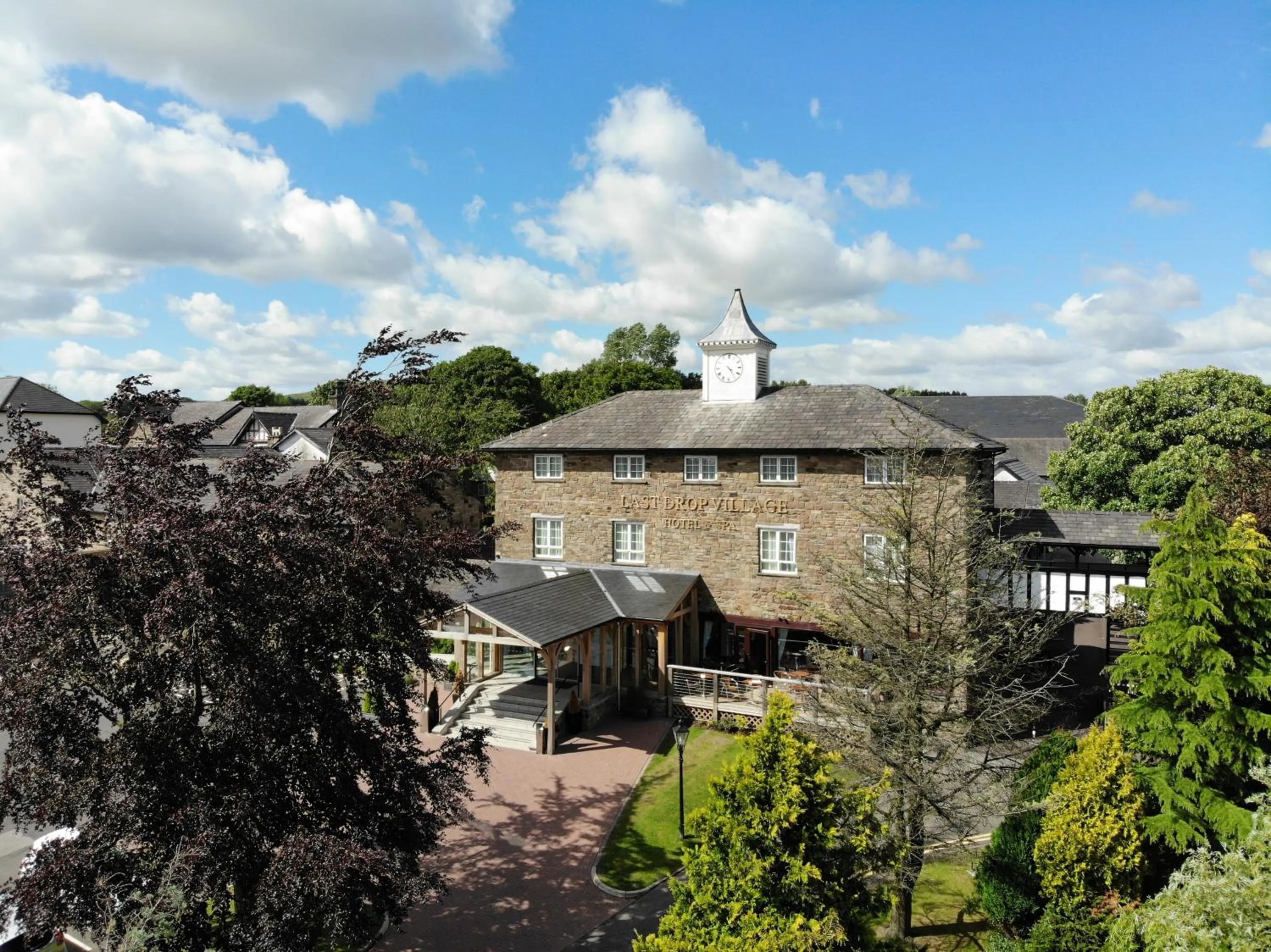 Facade/entrance in Last Drop Village Hotel & Spa