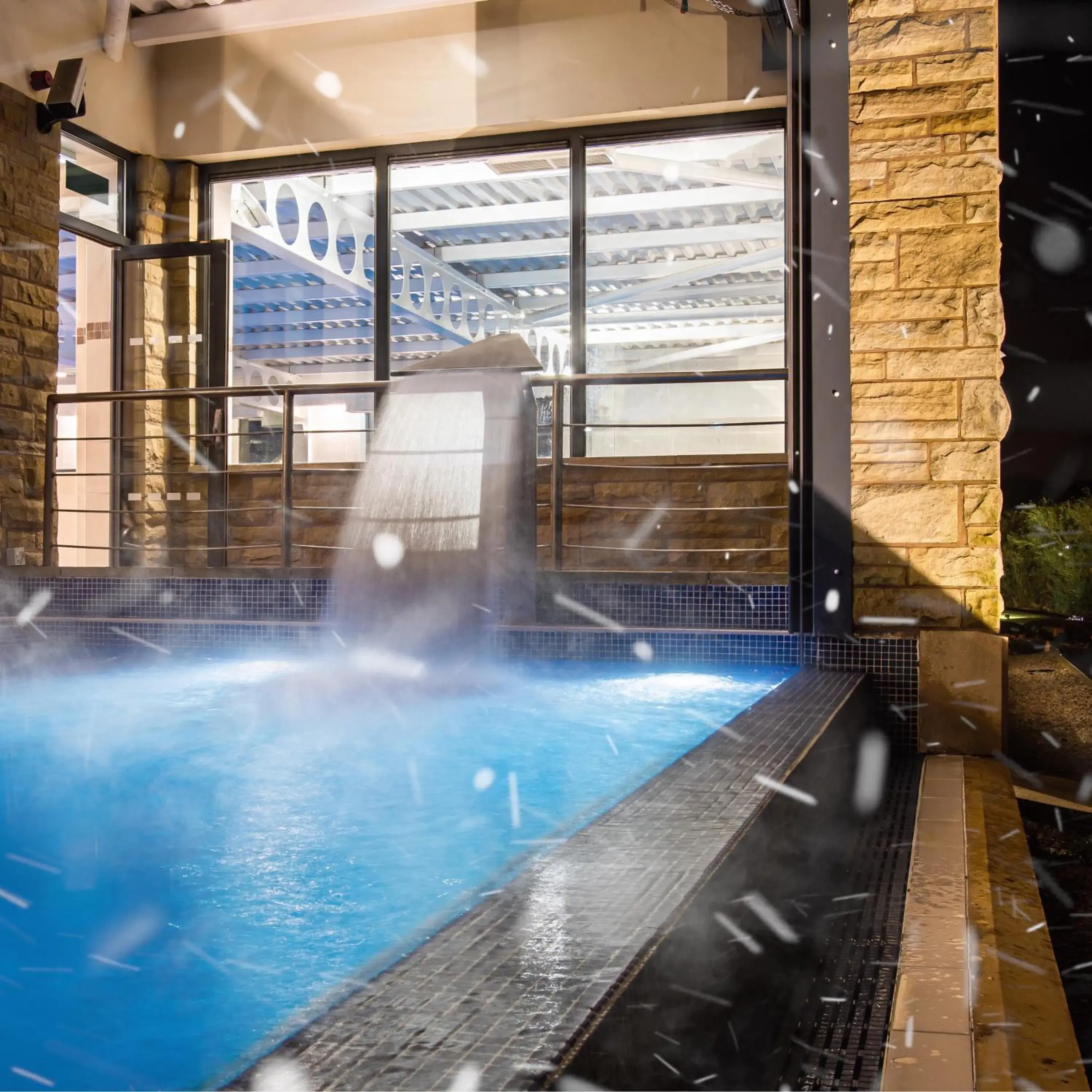 Swimming pool in Last Drop Village Hotel & Spa Swimming pool in Last Drop Village Hotel & Spa