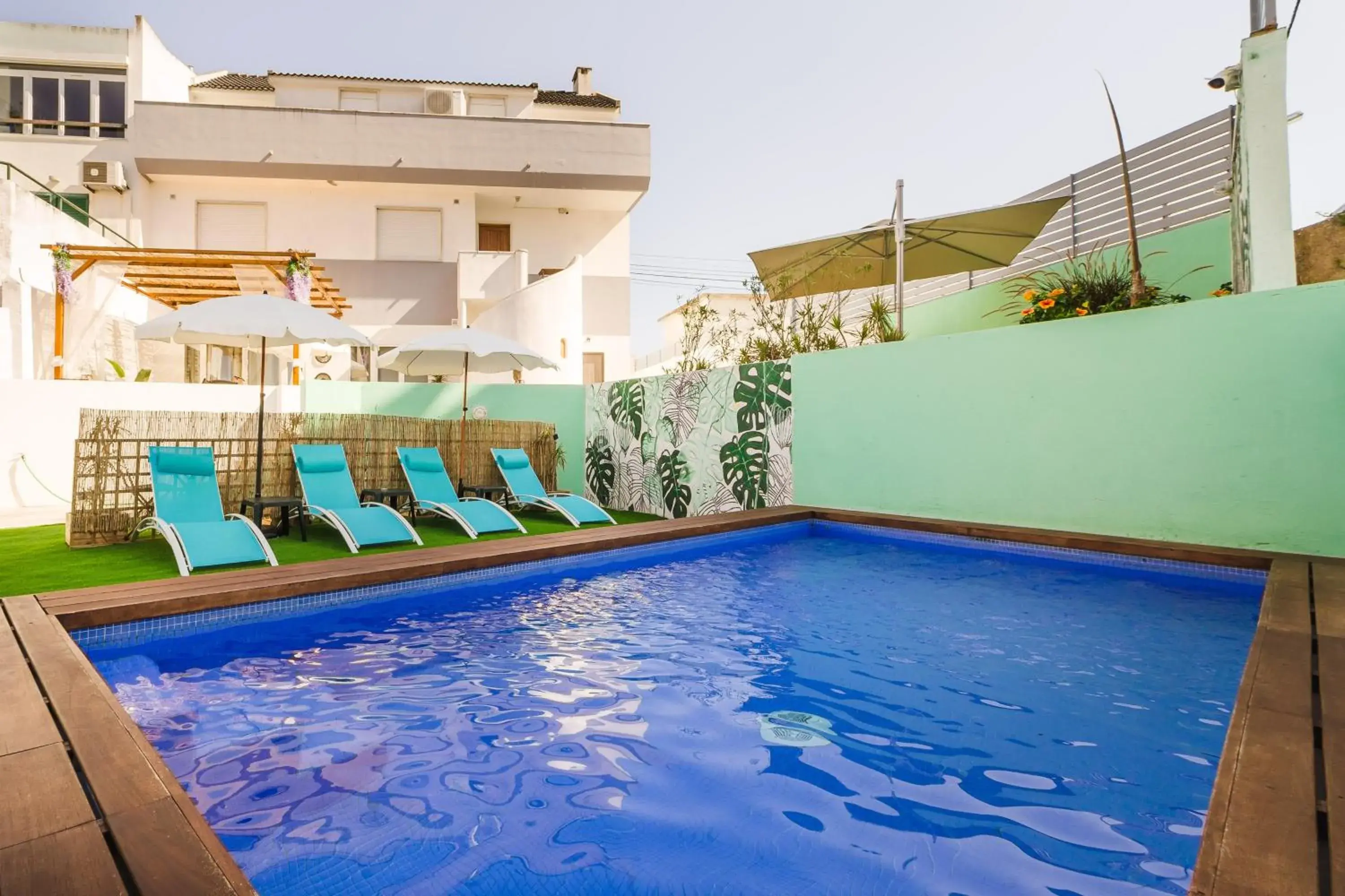 Property building in Villa Paraíso da Caparica Property building in Villa Paraíso da Caparica