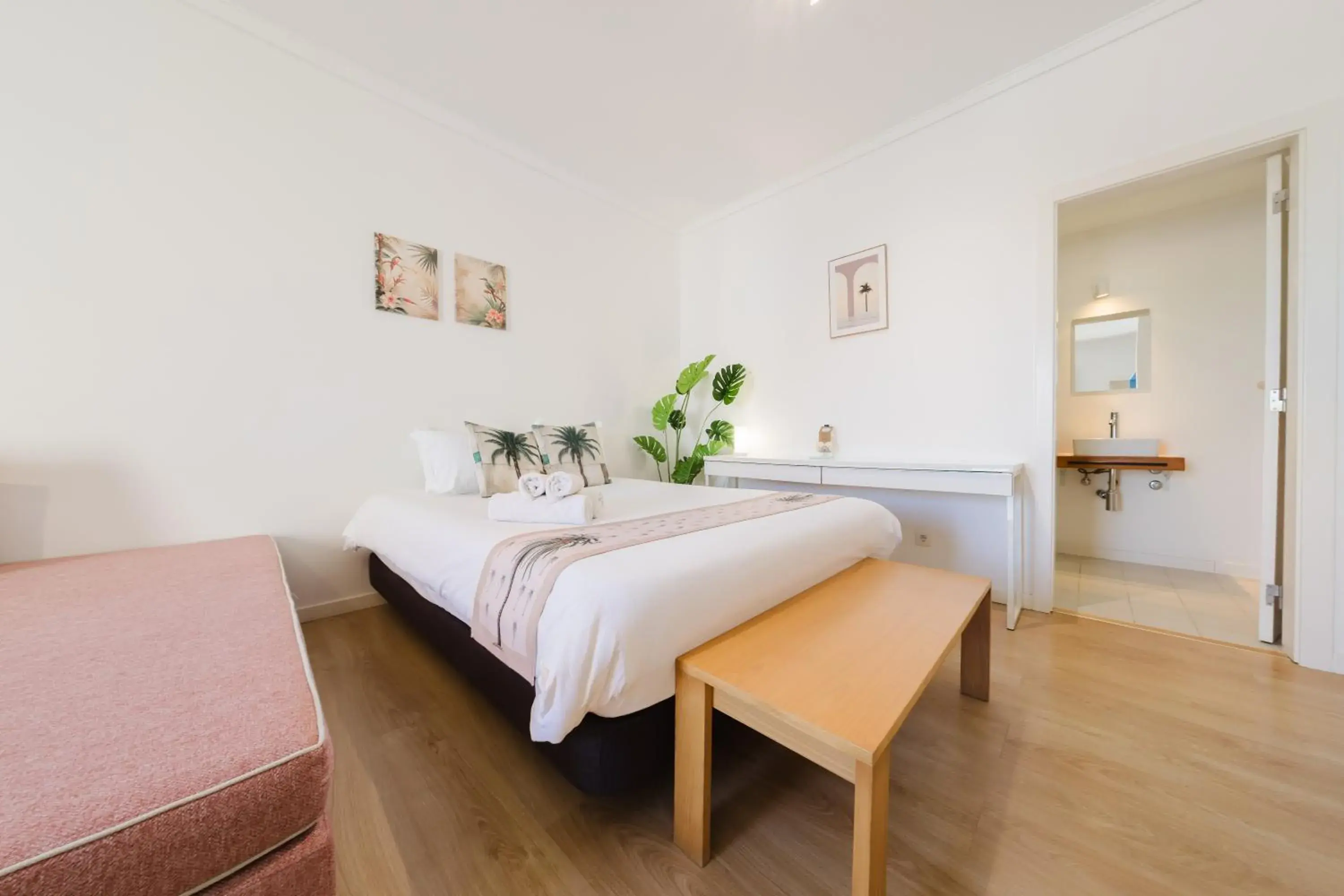 Bathroom, Bed in Villa Paraíso da Caparica Bathroom, Bed in Villa Paraíso da Caparica