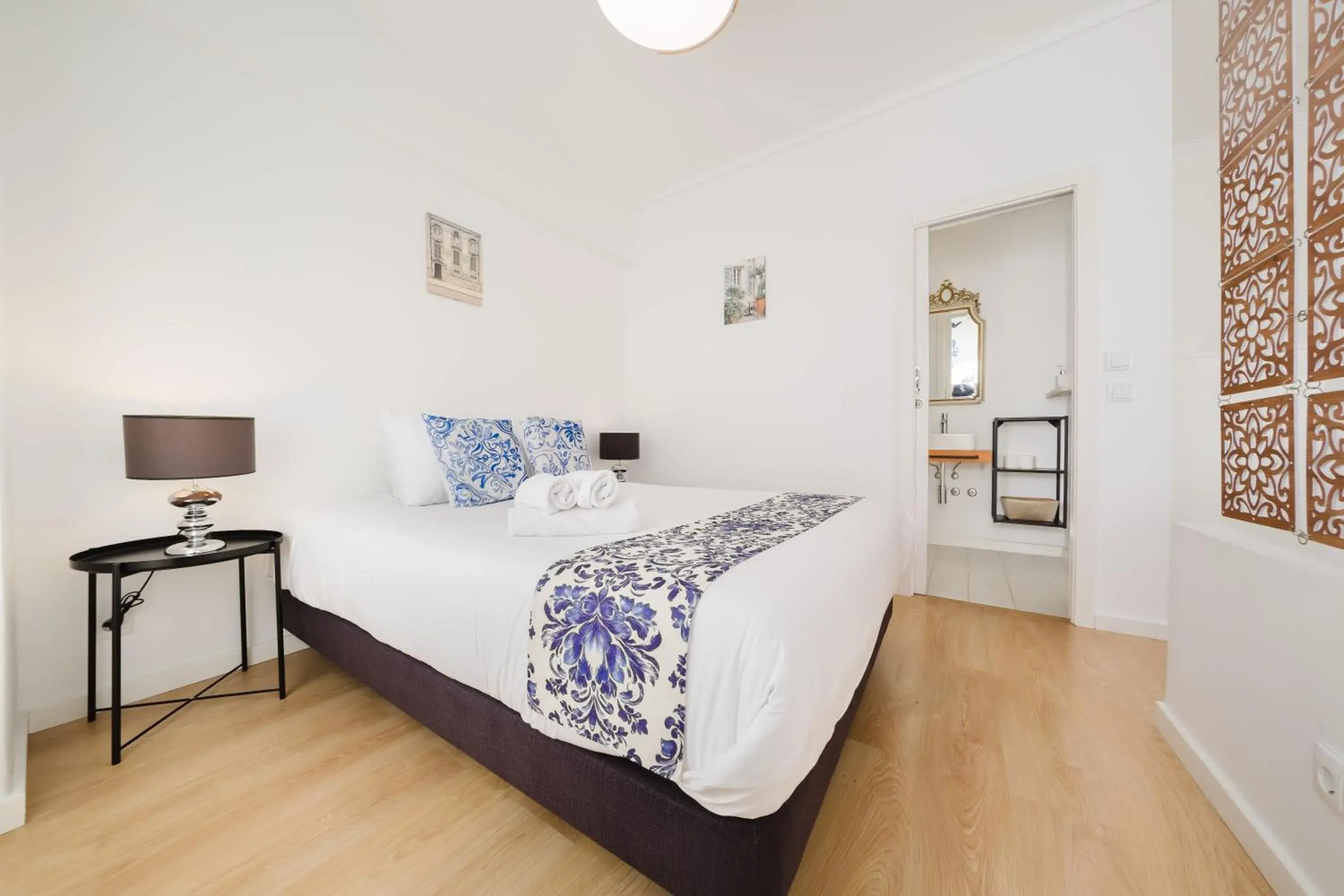 TV and multimedia, Bed in Villa Paraíso da Caparica TV and multimedia, Bed in Villa Paraíso da Caparica