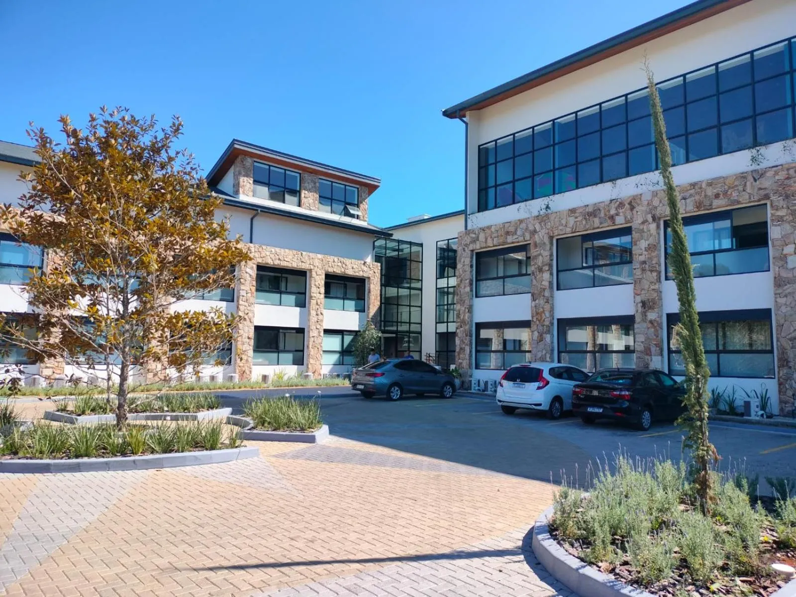 Property building in Wanderlust Experience Hotel Best Western