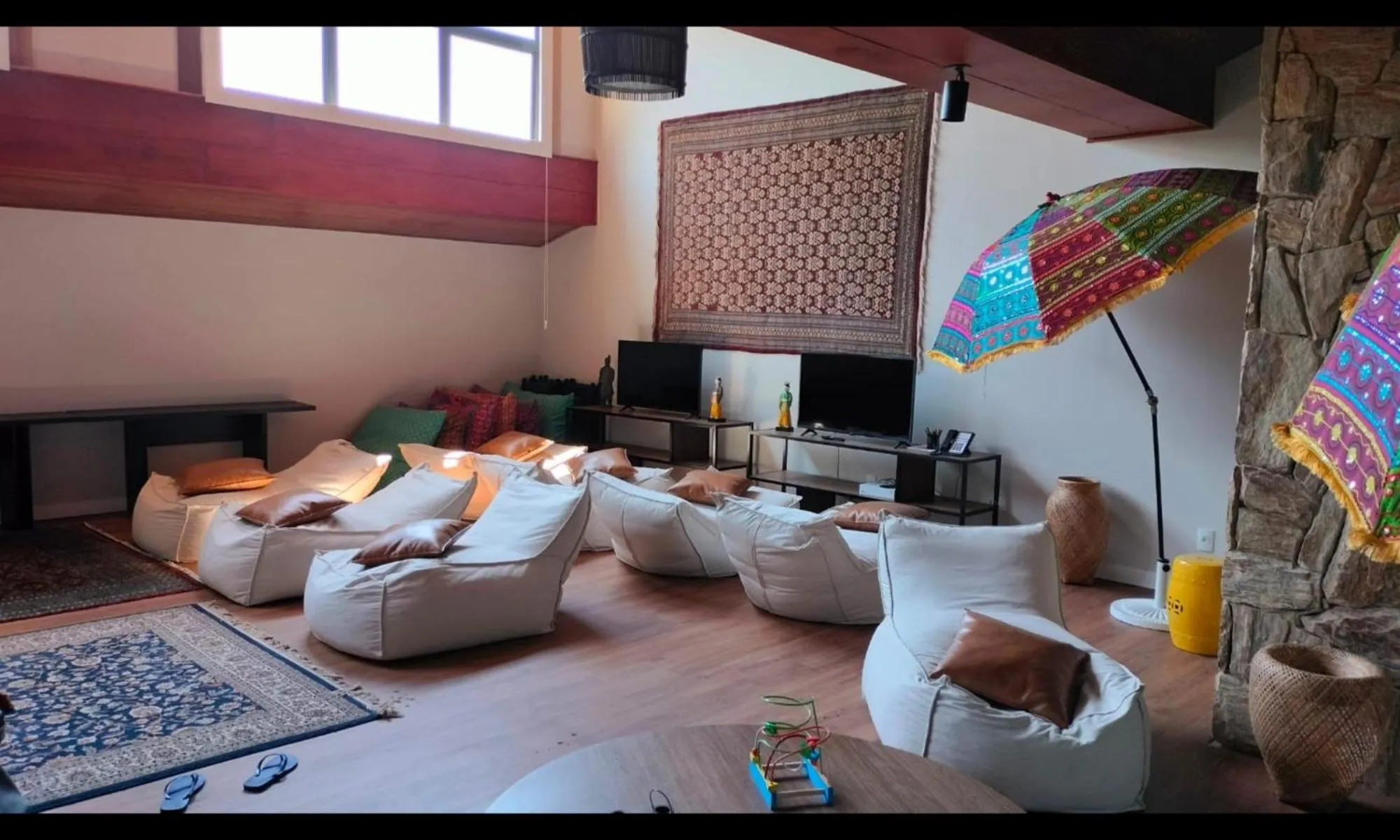 Communal lounge/ TV room in Wanderlust Experience Hotel Best Western